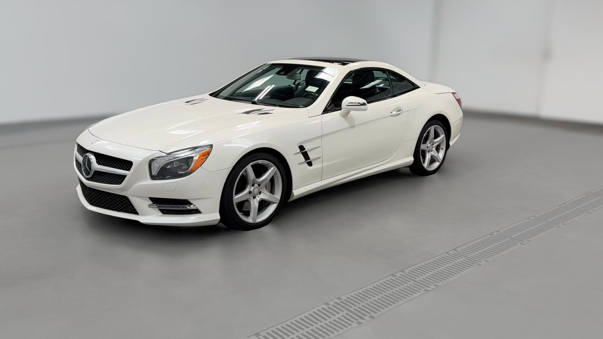 2015 Mercedes-Benz SL-Class vehicle photo