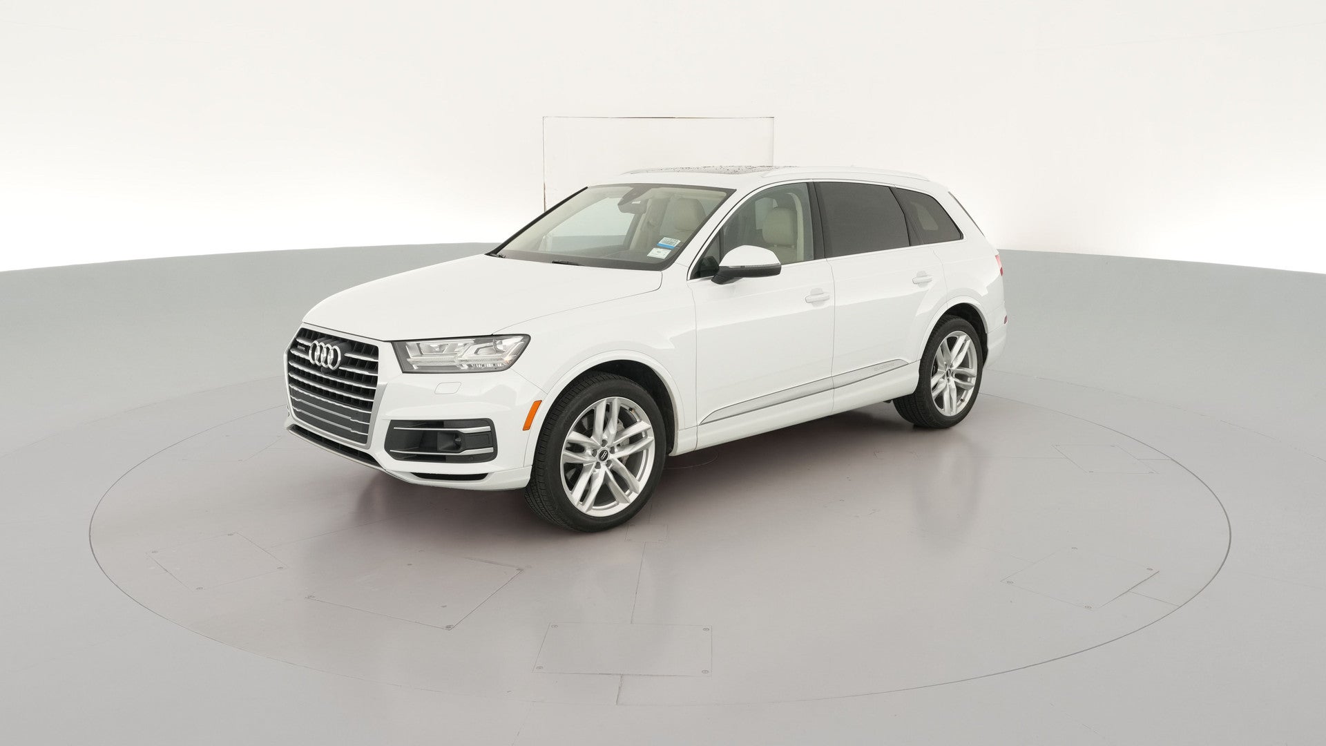 2017 Audi Q7 vehicle photo