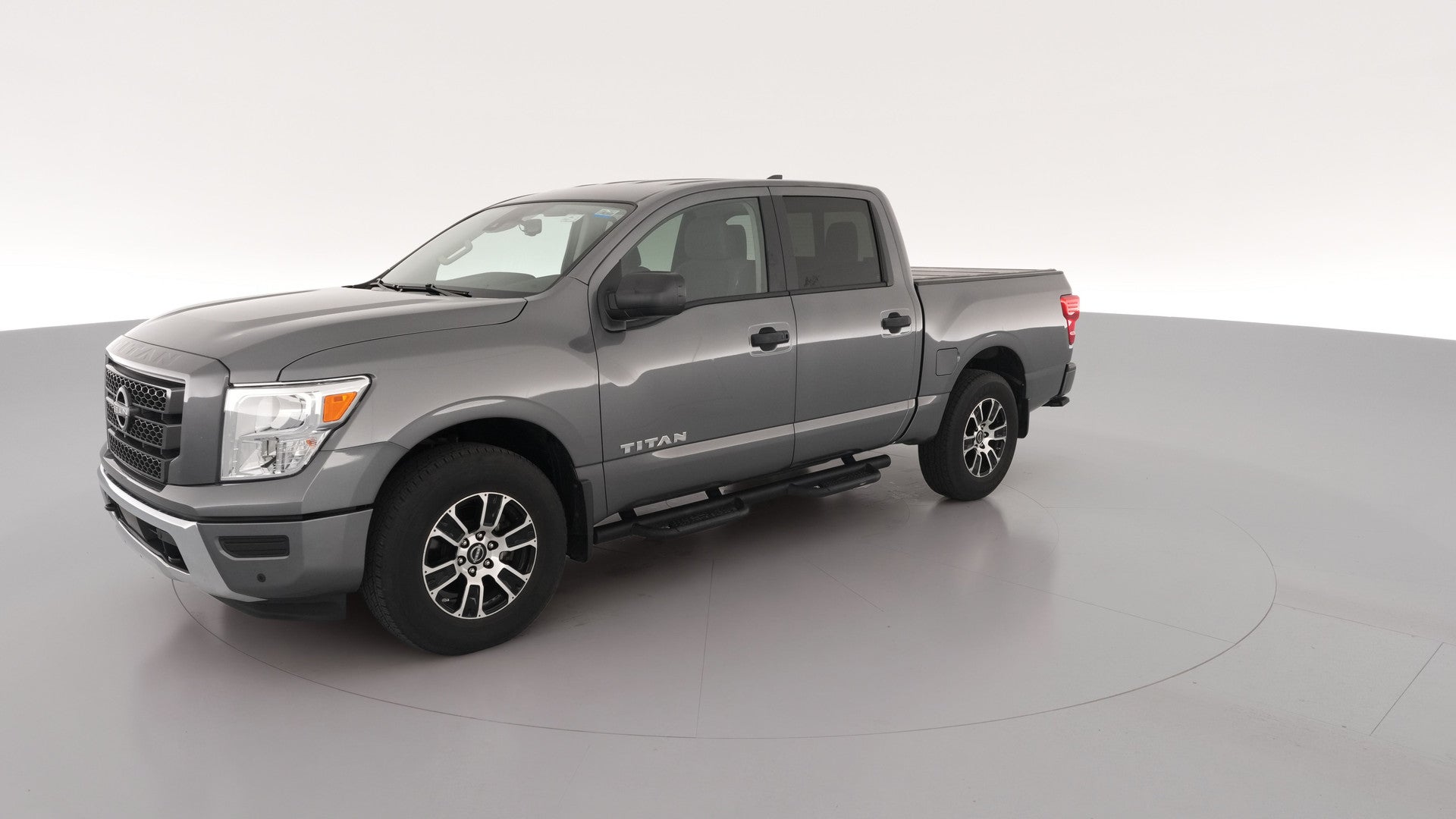 2024 Nissan Titan Crew Cab vehicle photo
