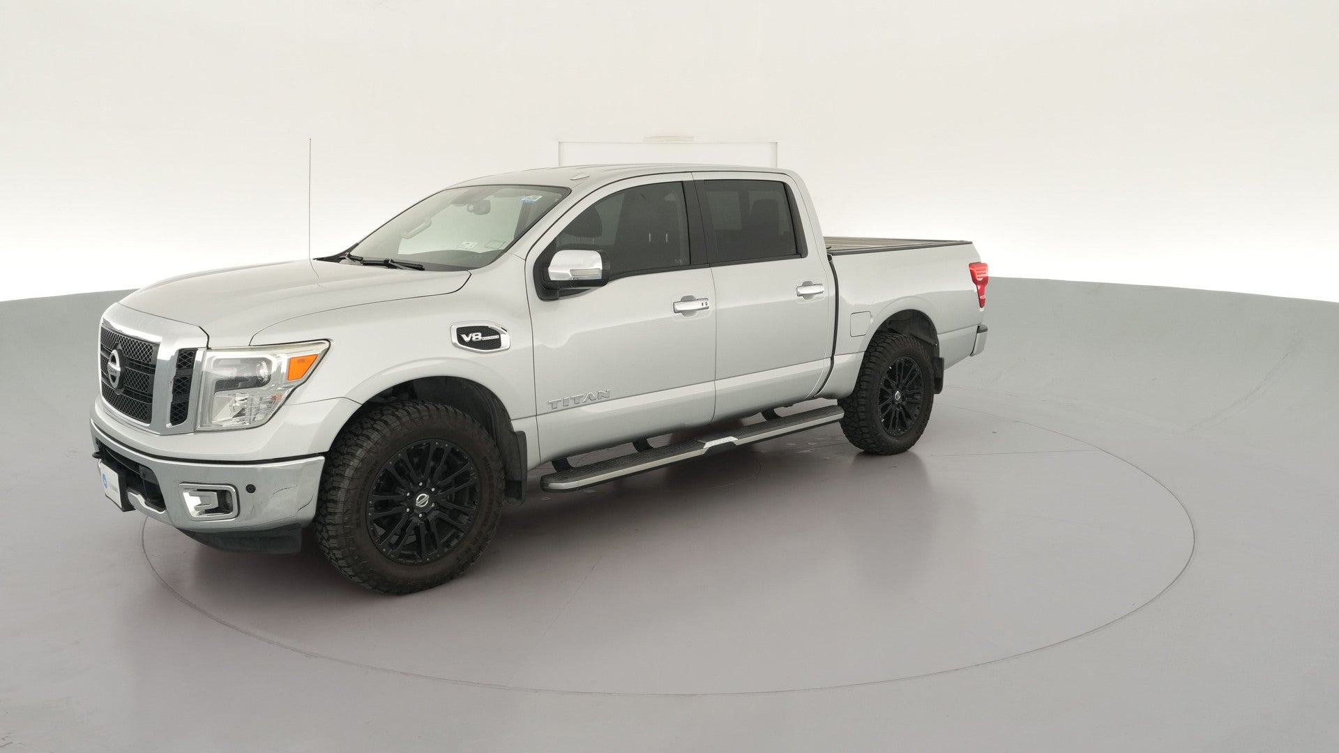 2017 Nissan Titan Crew Cab vehicle photo