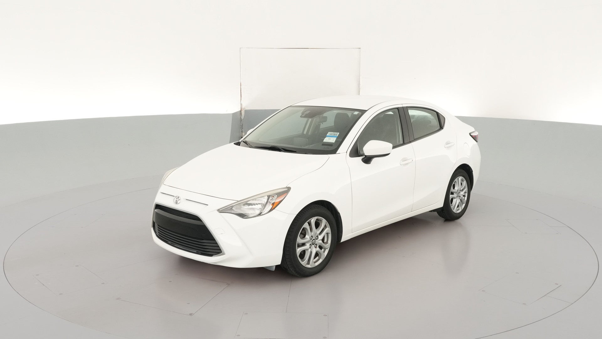 2018 Toyota Yaris iA vehicle photo
