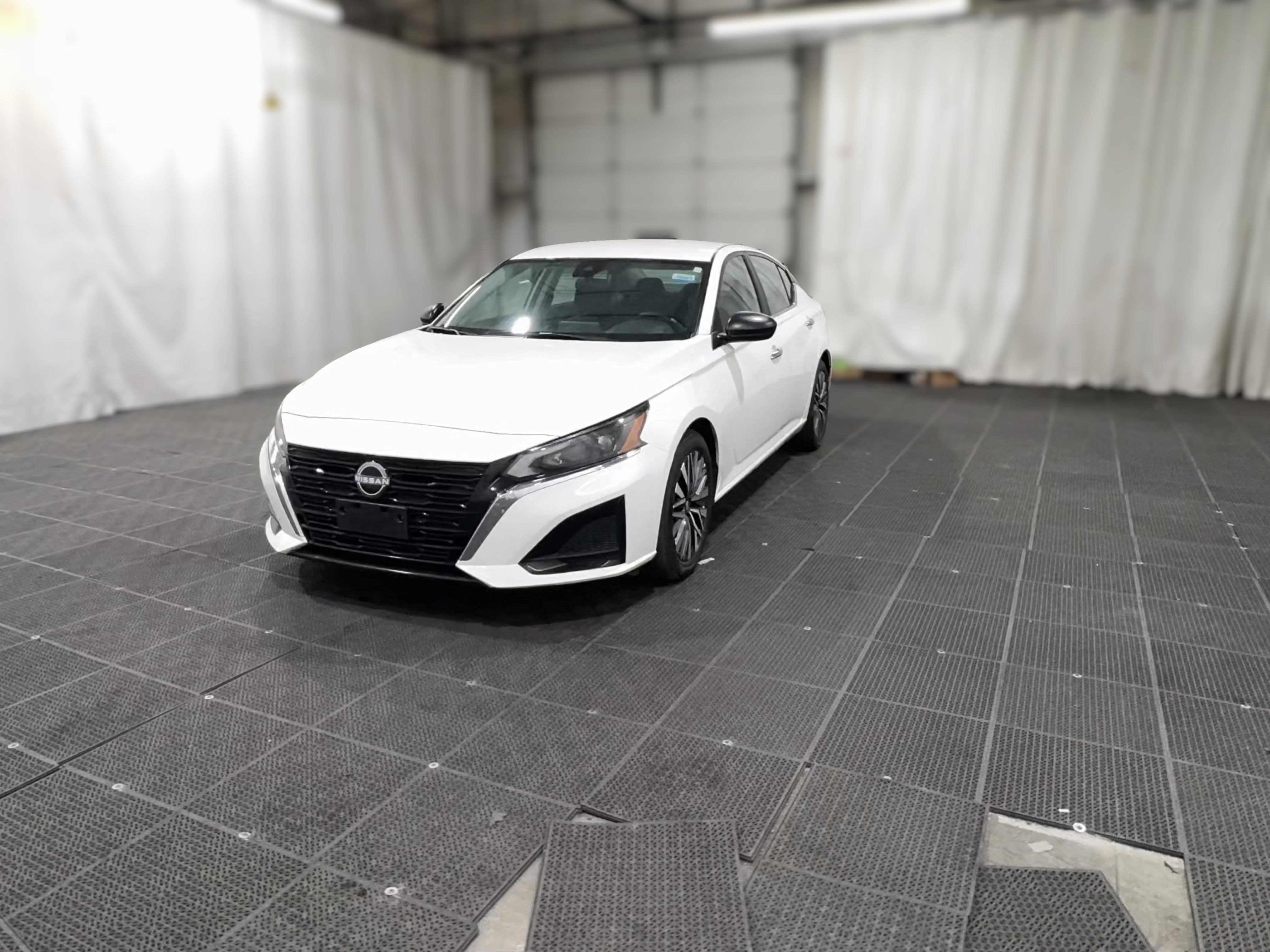 2025 Nissan Altima SV - Photo 18