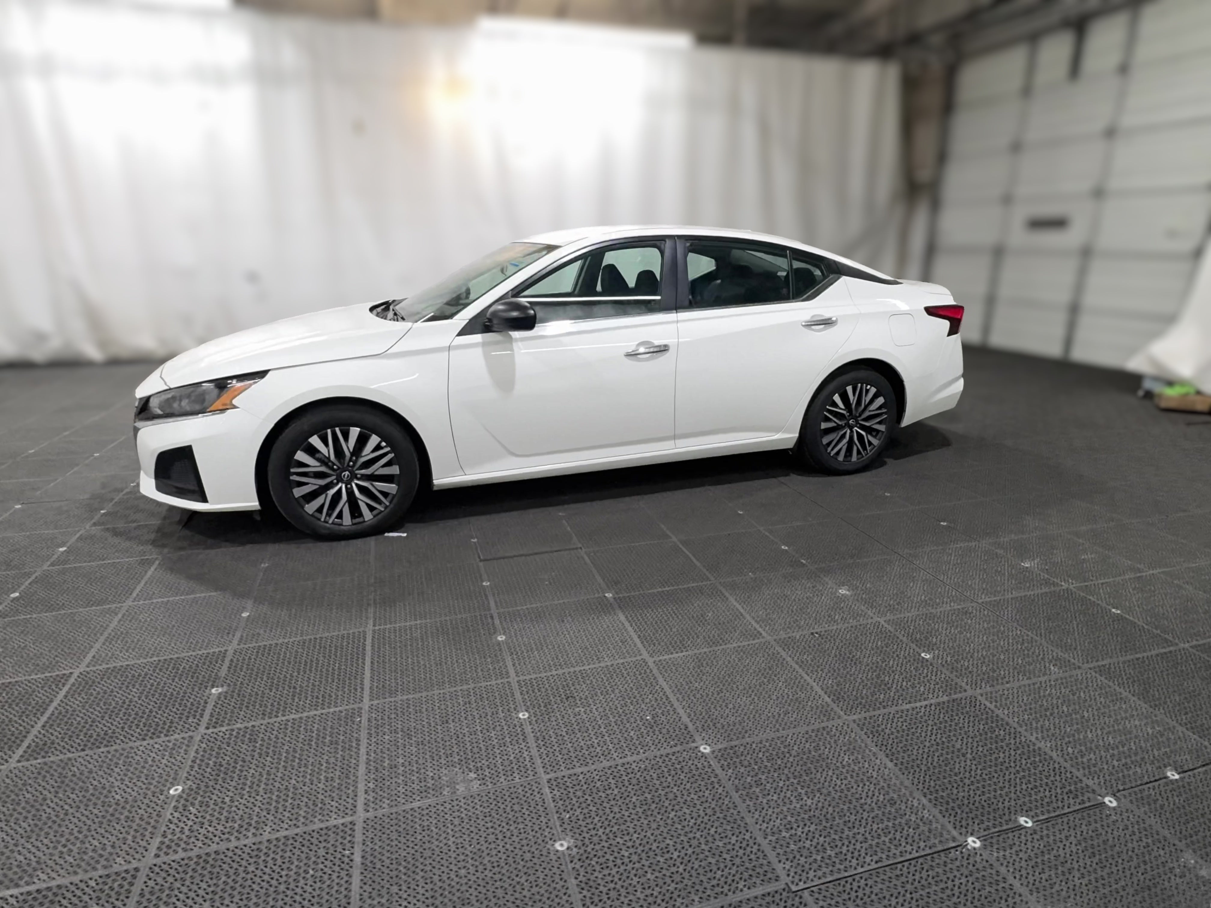 2025 Nissan Altima SV - Photo 20