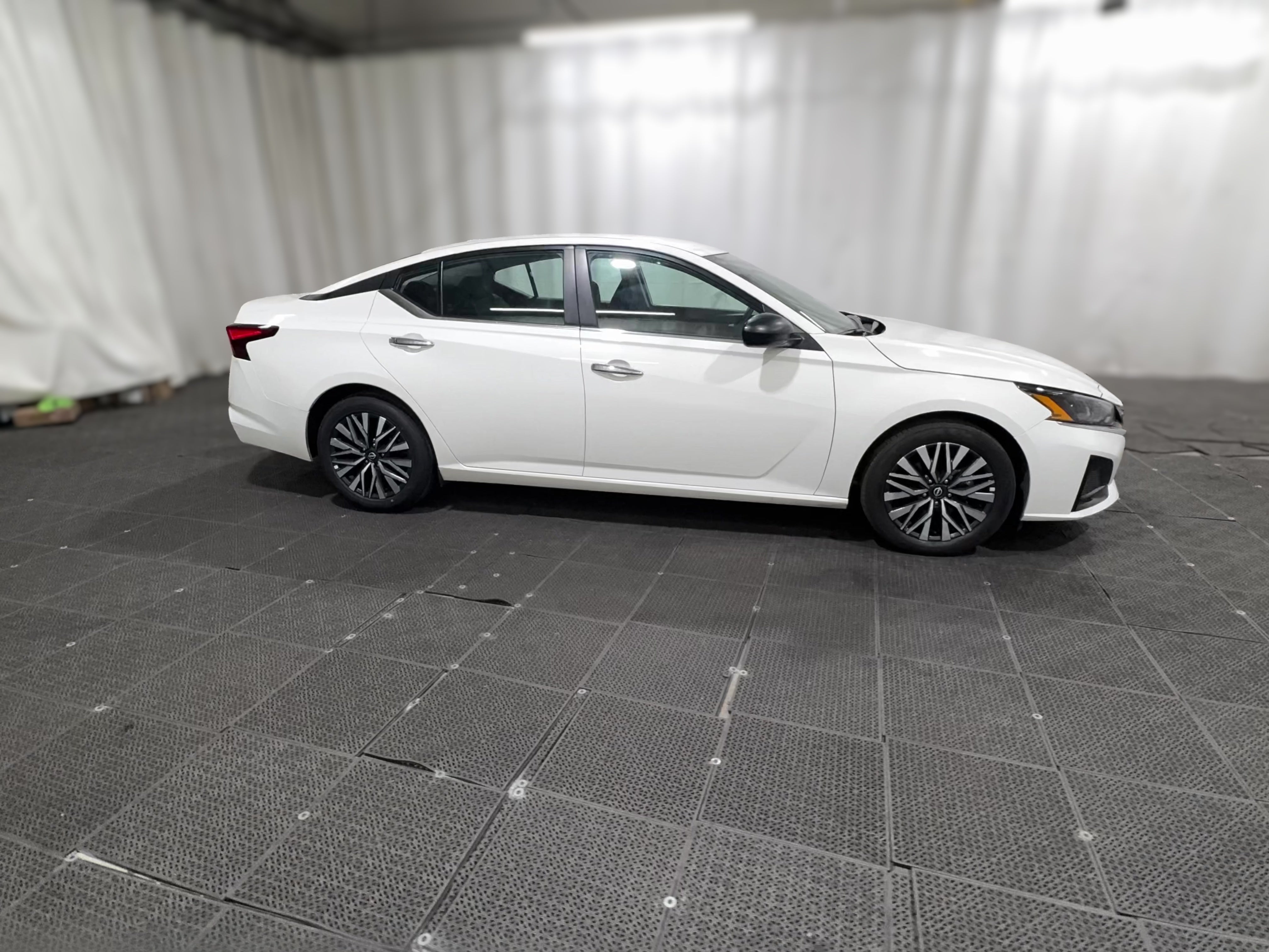 2025 Nissan Altima SV - Photo 29