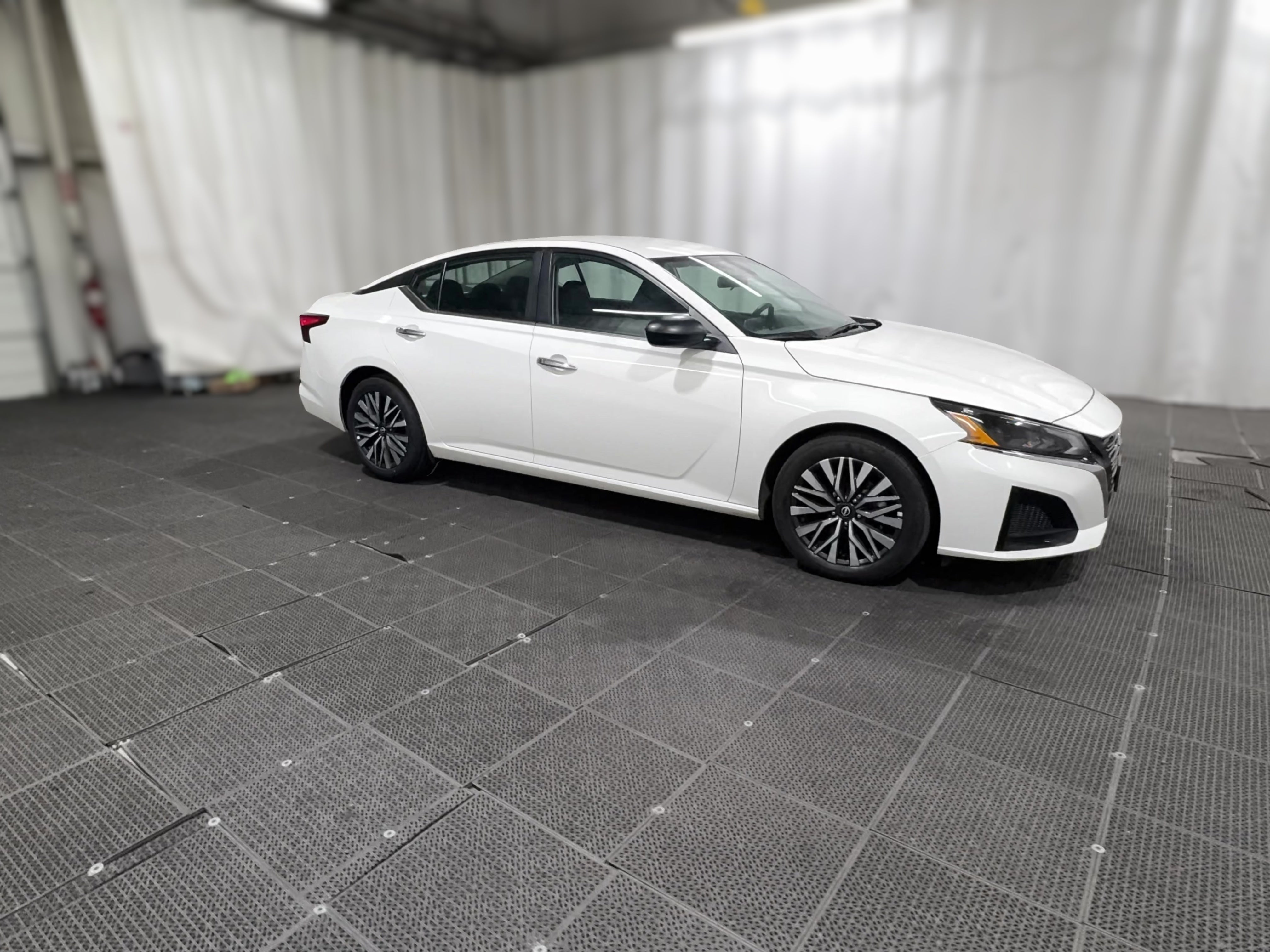 2025 Nissan Altima SV - Photo 30
