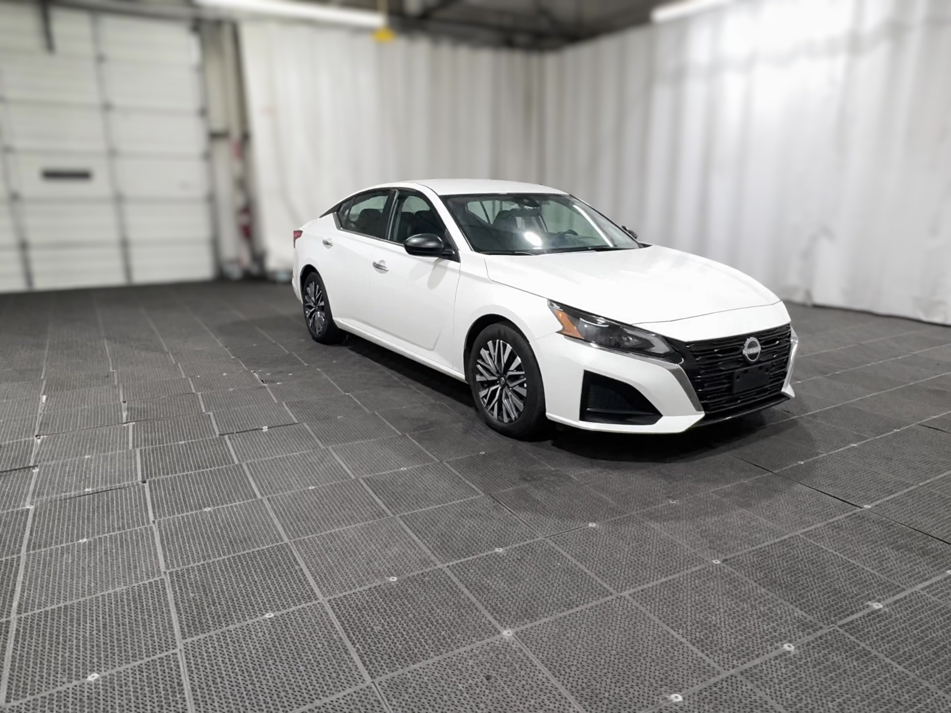2025 Nissan Altima SV - Photo 31