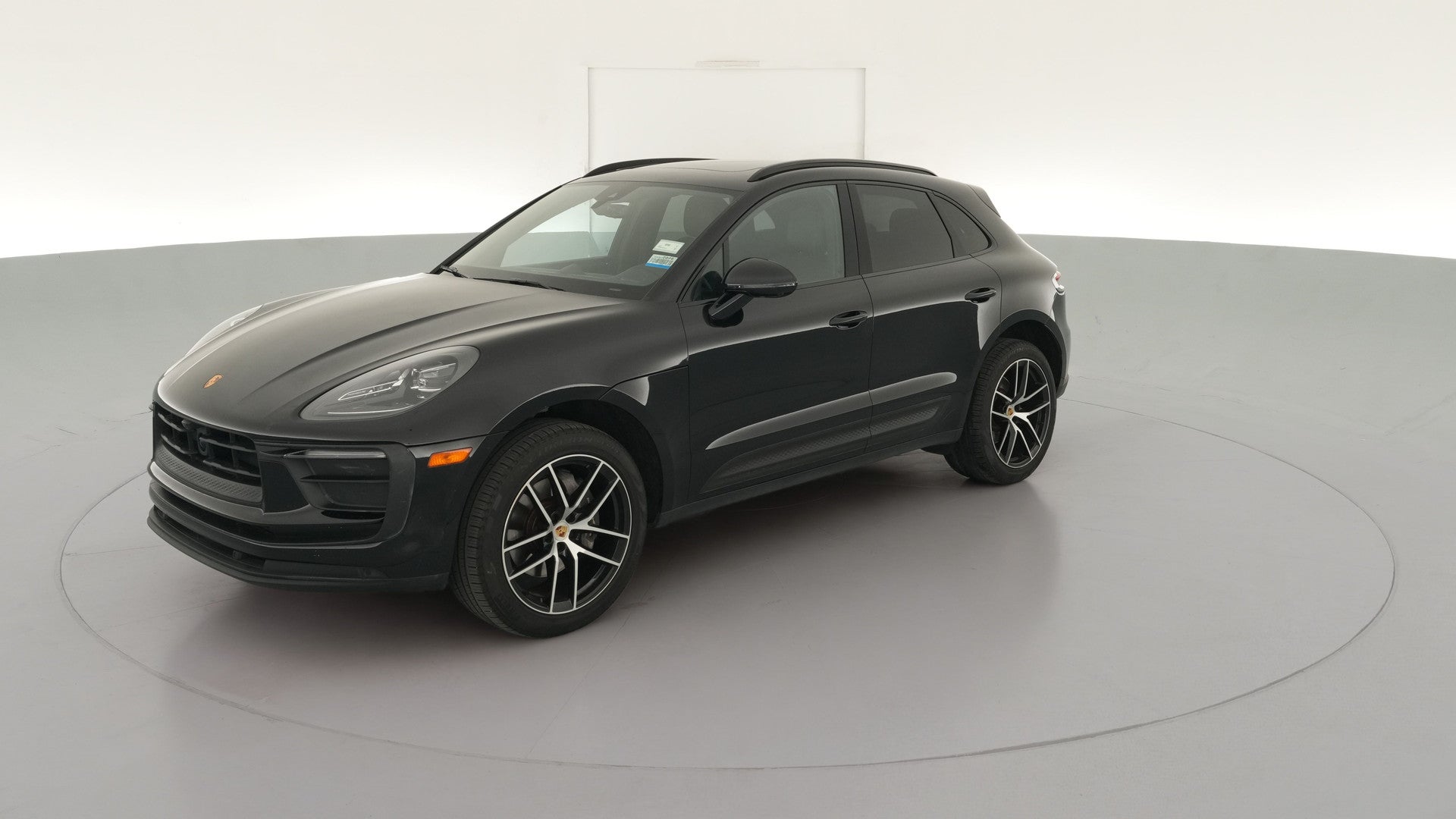 2024 Porsche Macan vehicle photo