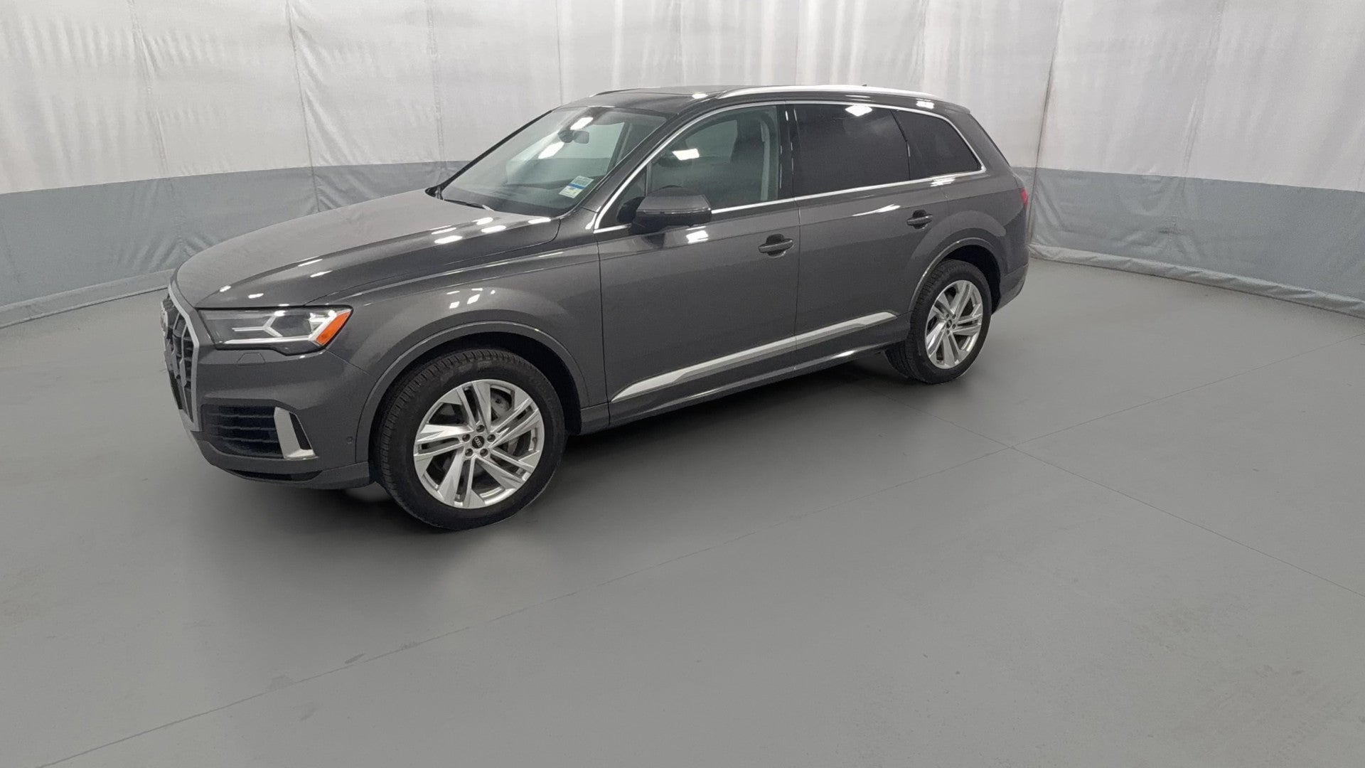 2023 Audi Q7 vehicle photo