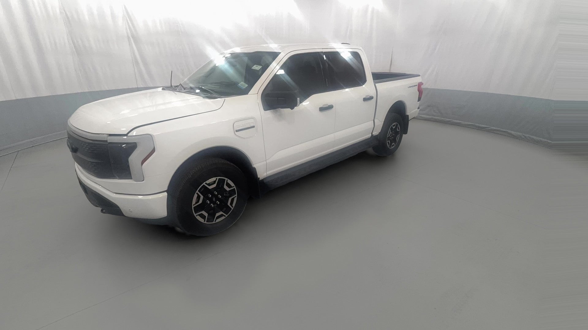 2023 Ford F150 Lightning vehicle photo