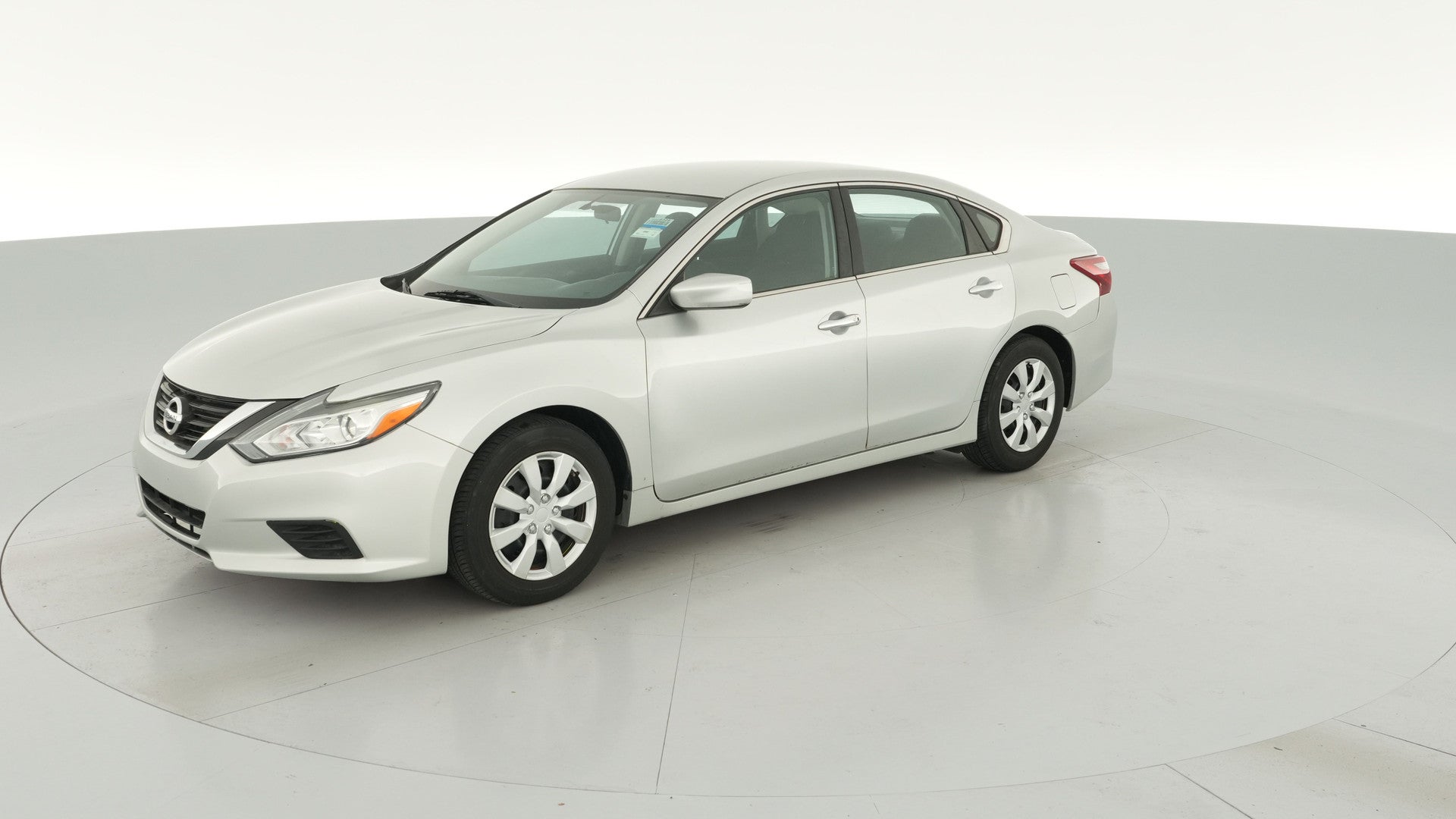 2018 Nissan Altima vehicle photo