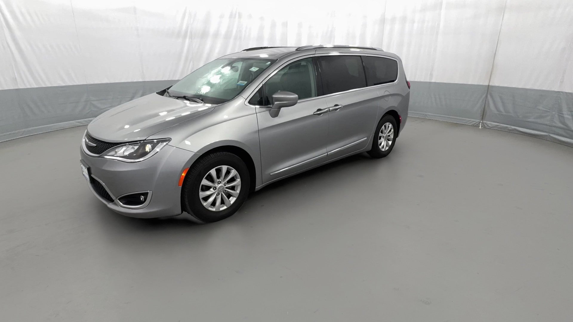 2018 Chrysler Pacifica vehicle photo