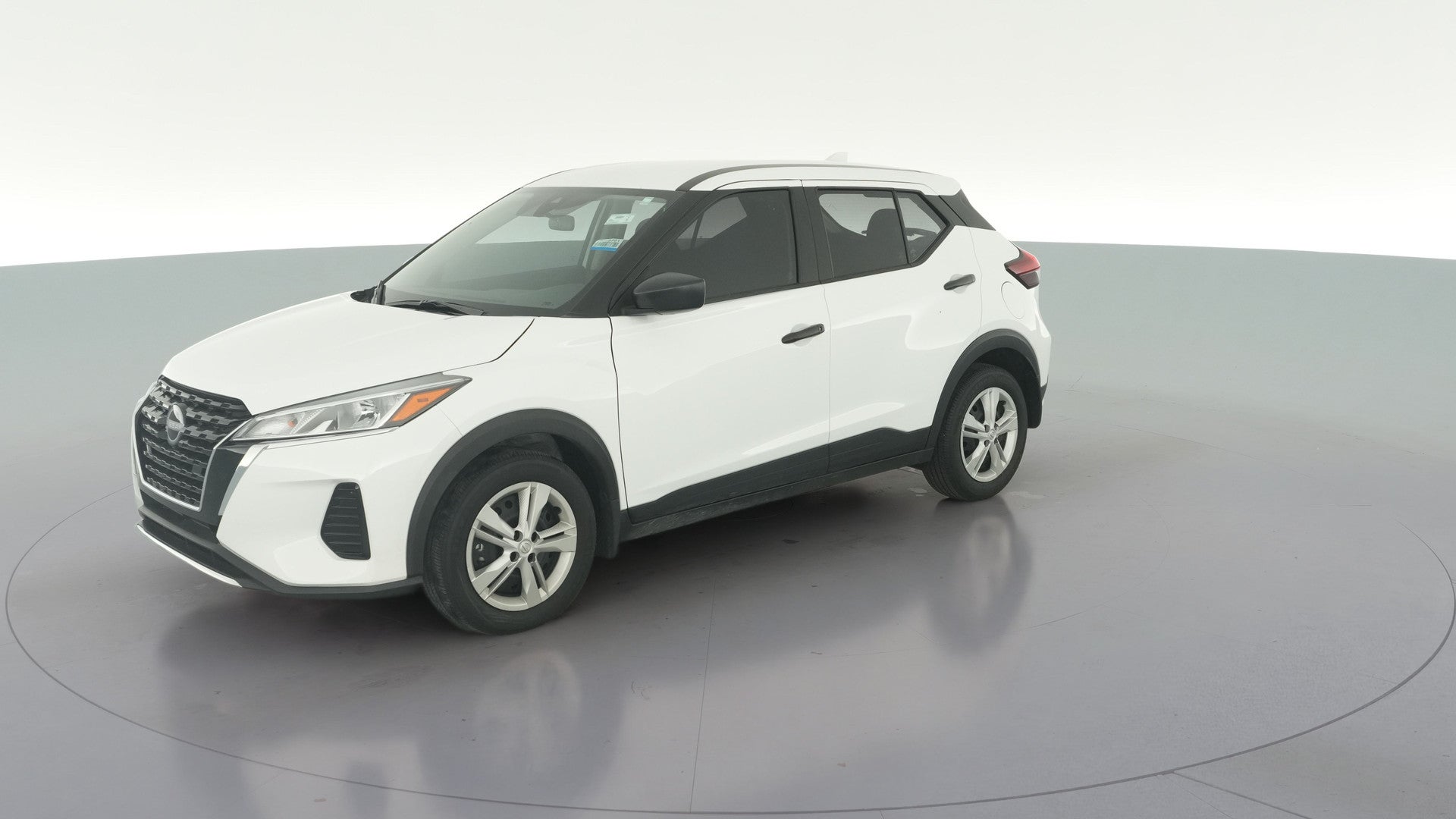 2025 Nissan Kicks Play vehicle photo
