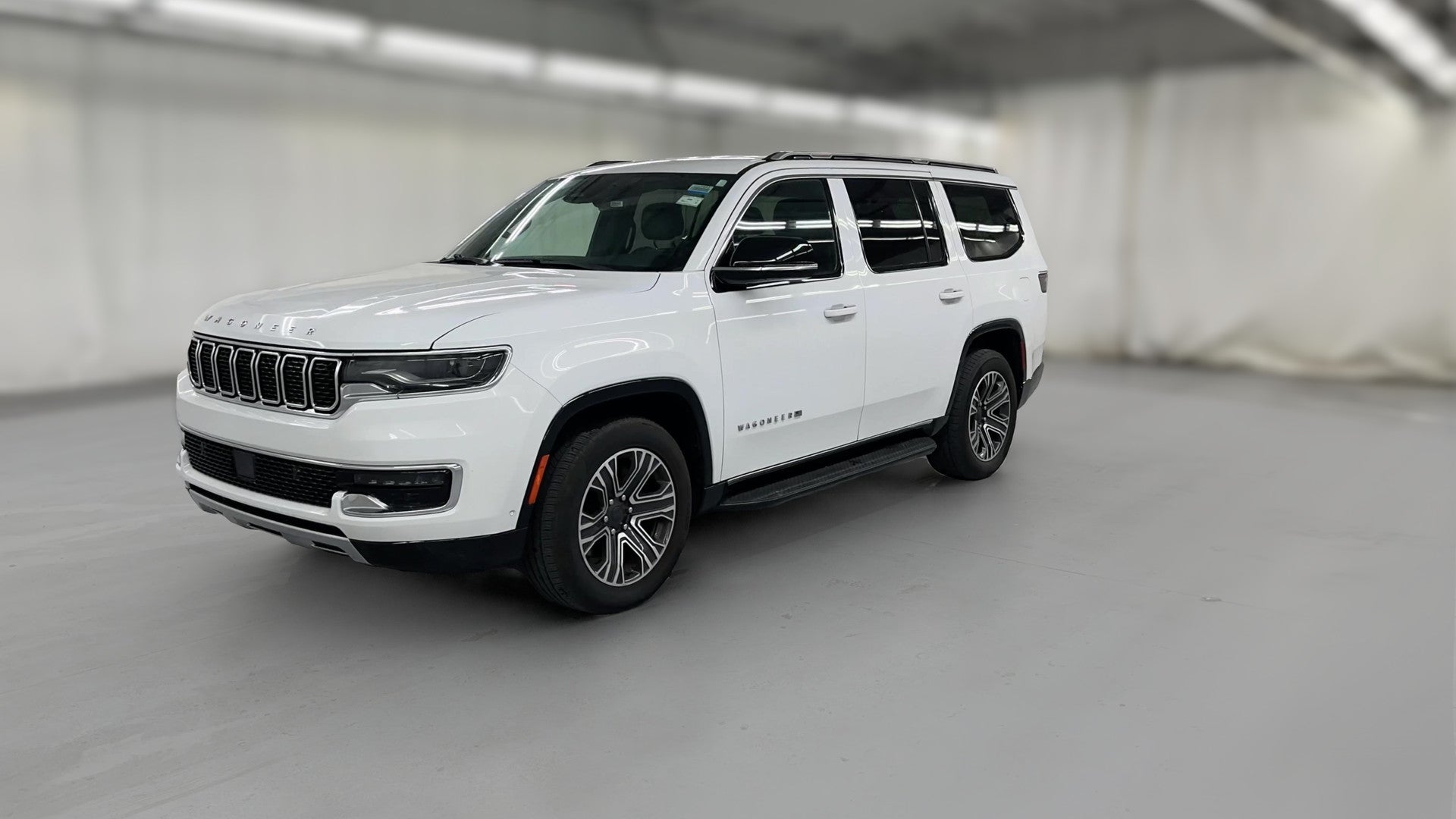 2024 Jeep Wagoneer vehicle photo