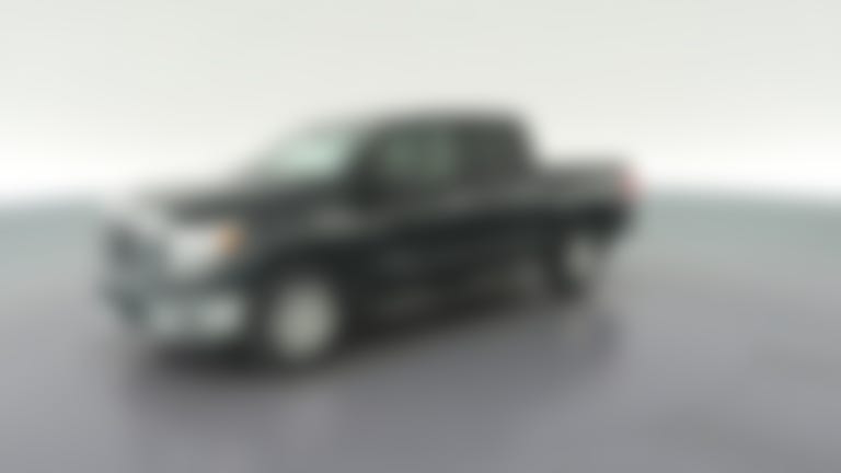 2017 Nissan Titan Crew Cab vehicle photo