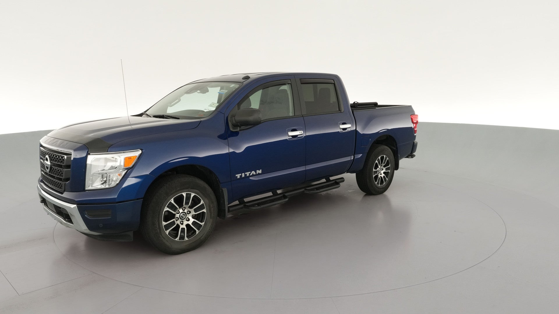 2021 Nissan Titan Crew Cab vehicle photo