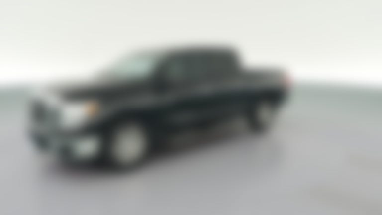 2018 Nissan Titan Crew Cab vehicle photo