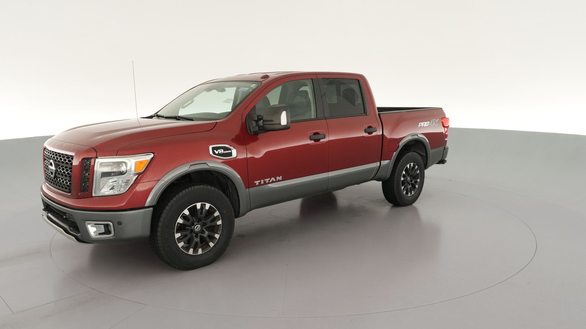 2017 Nissan Titan Crew Cab vehicle photo