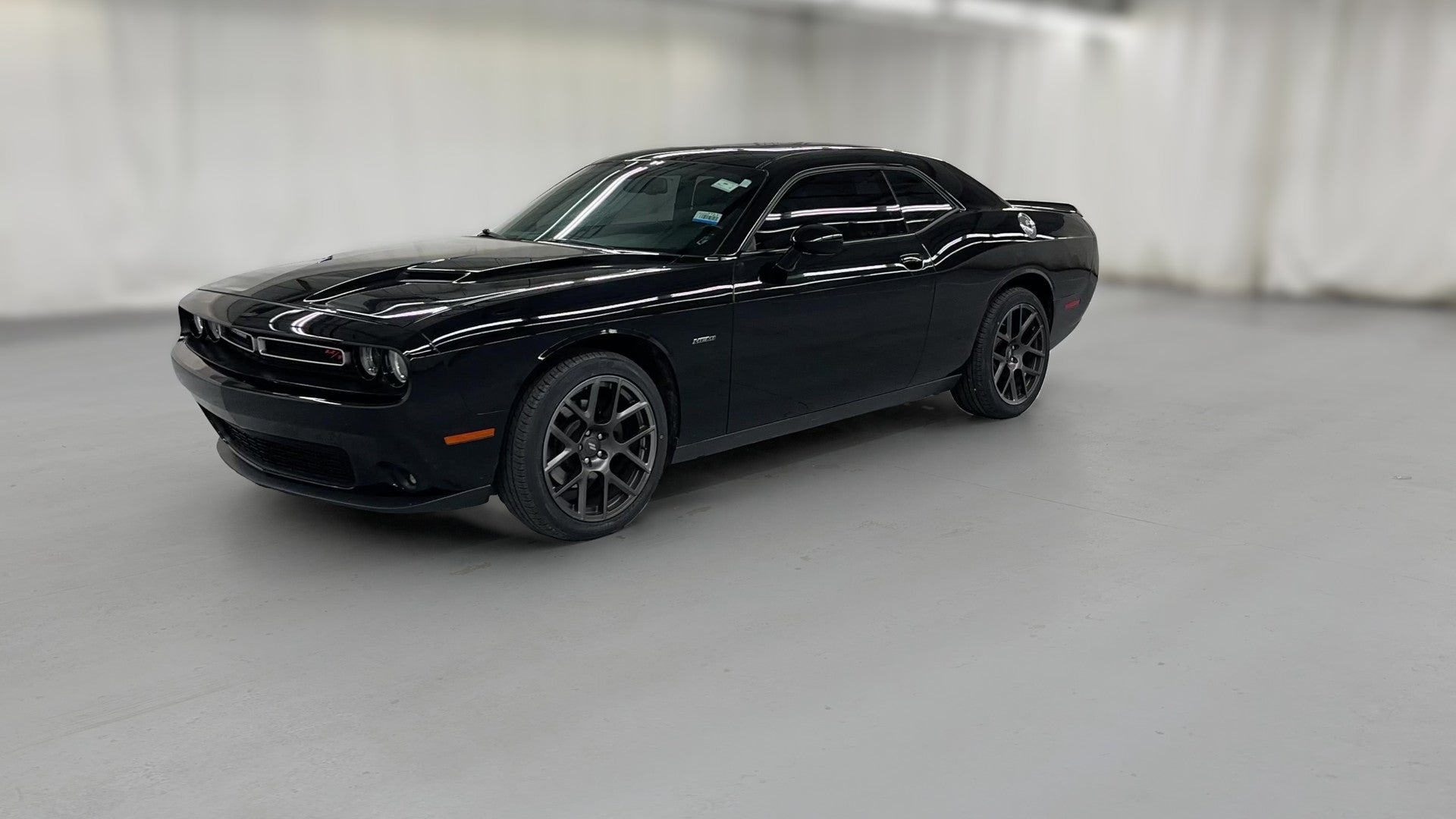 2018 Dodge Challenger vehicle photo