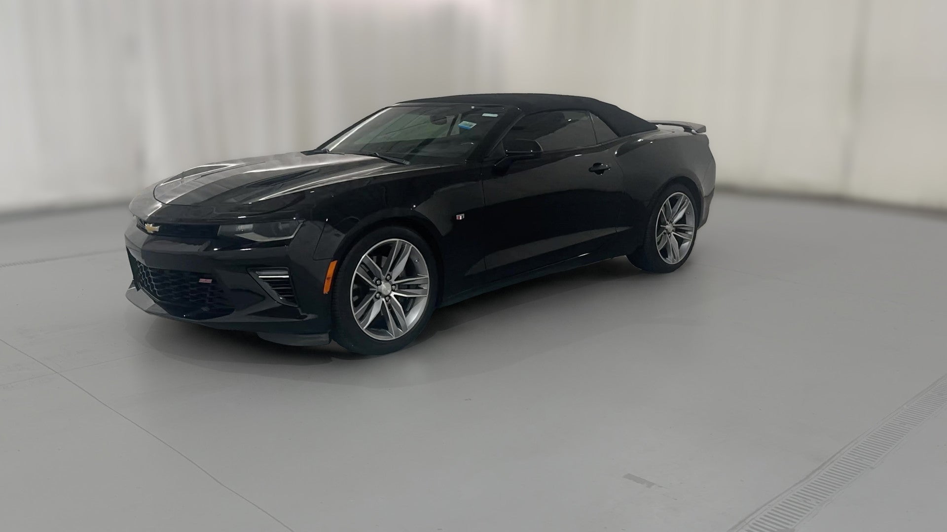 2016 Chevrolet Camaro vehicle photo