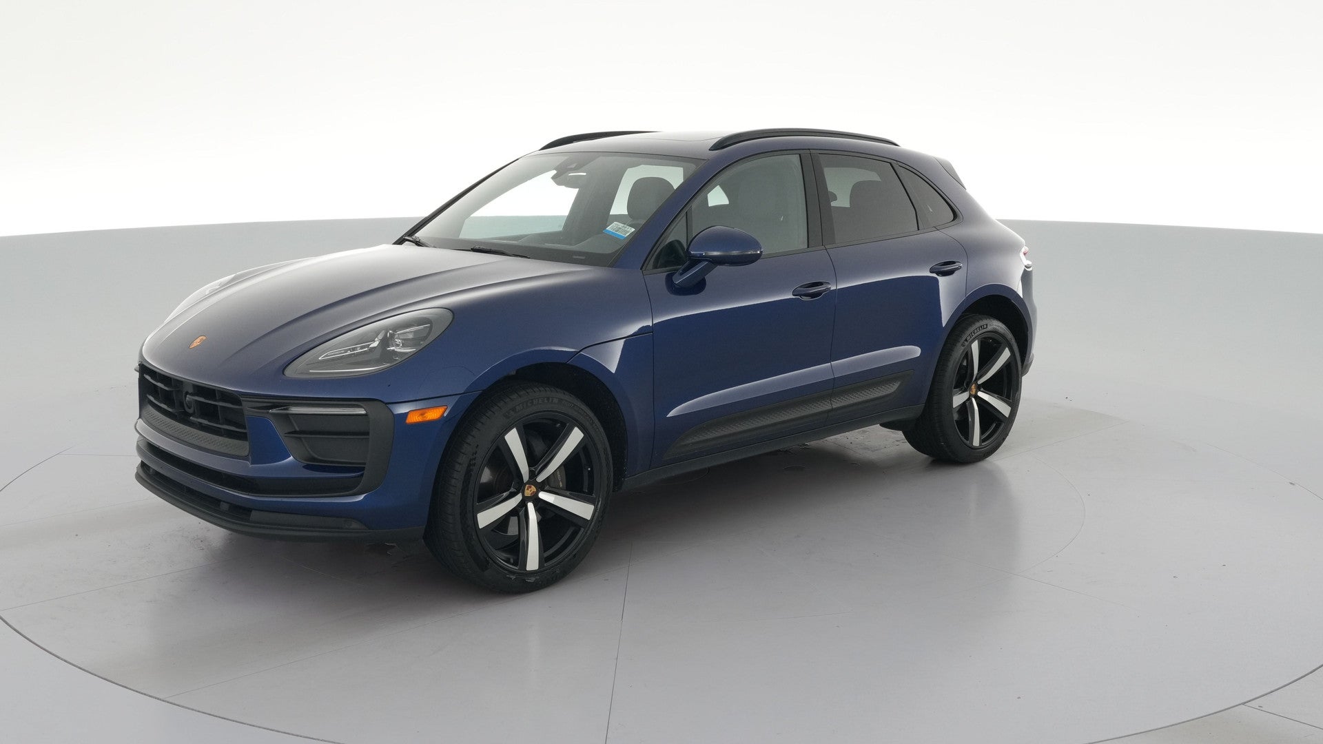 2023 Porsche Macan vehicle photo