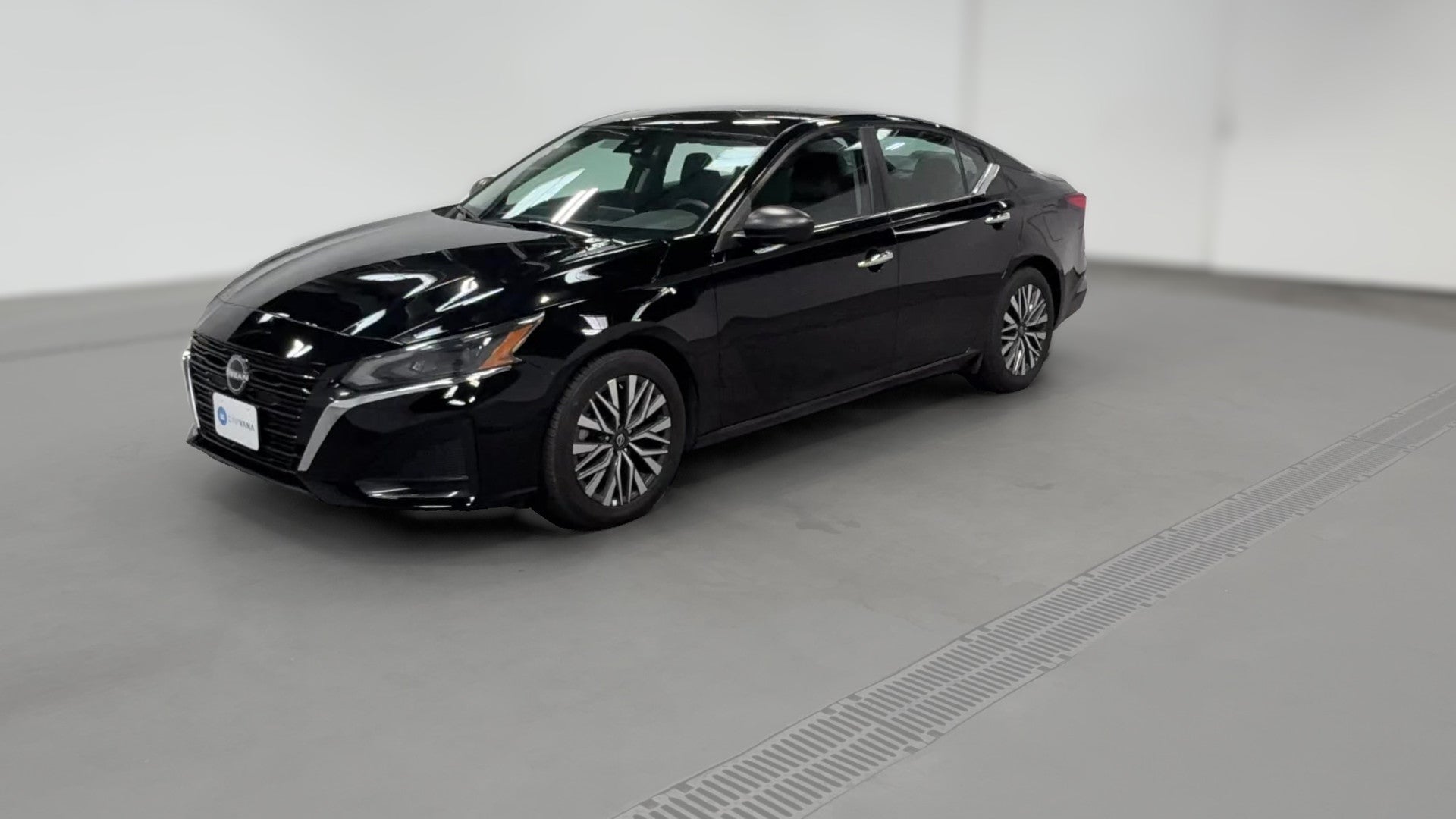 2025 Nissan Altima vehicle photo