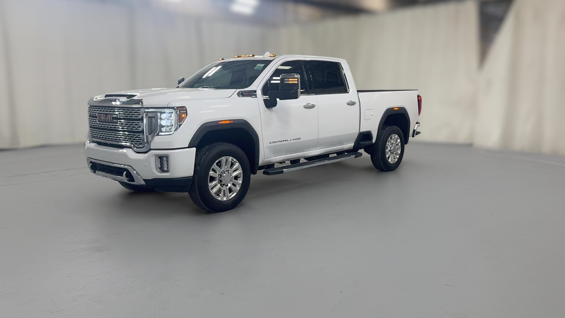 2020 GMC Sierra 2500 HD Crew Cab vehicle photo