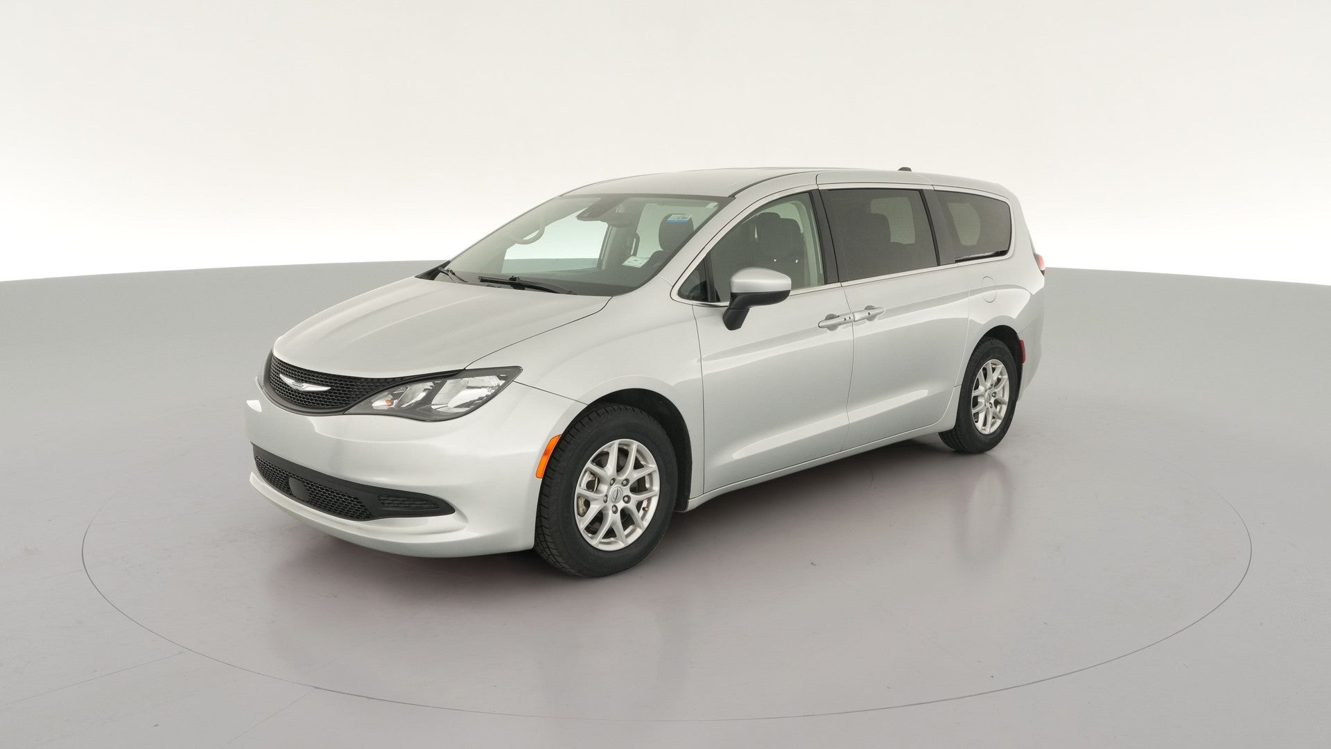 2023 Chrysler Voyager vehicle photo