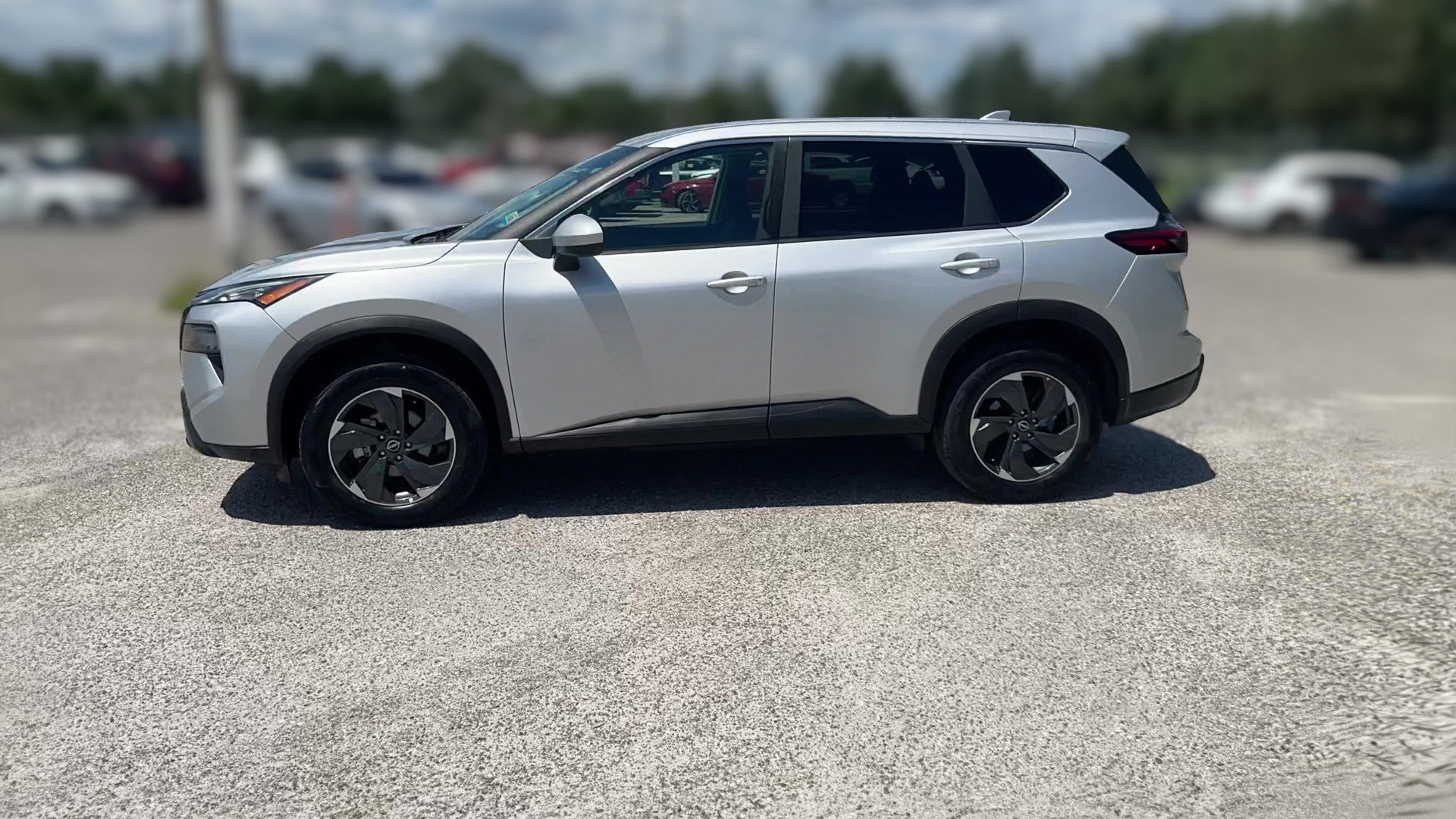 2025 Nissan Rogue vehicle photo