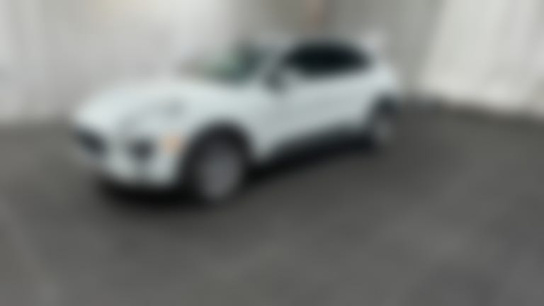 2017 Porsche Macan vehicle photo