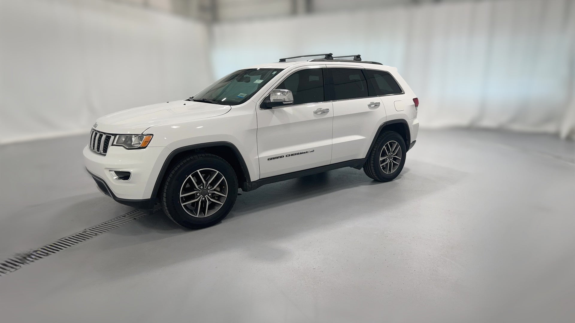 2022 Jeep Grand Cherokee vehicle photo