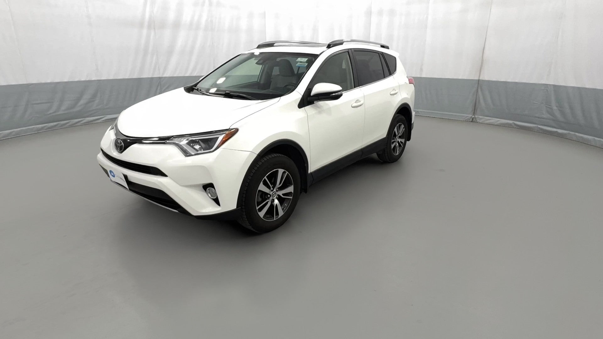 2018 Toyota RAV4 vehicle photo