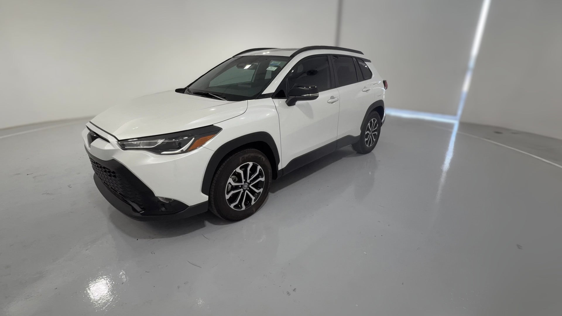2025 Toyota Corolla Cross Hybrid vehicle photo