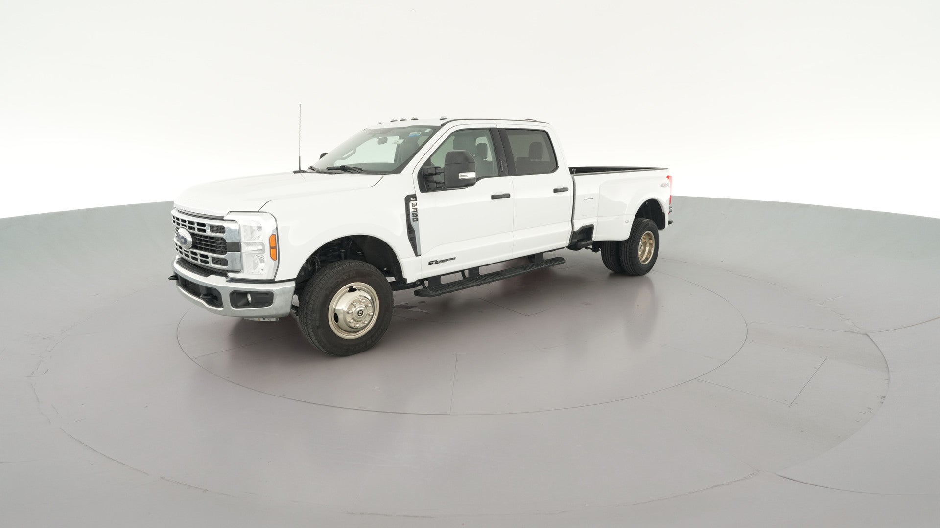 2024 Ford F350 Super Duty Crew Cab vehicle photo