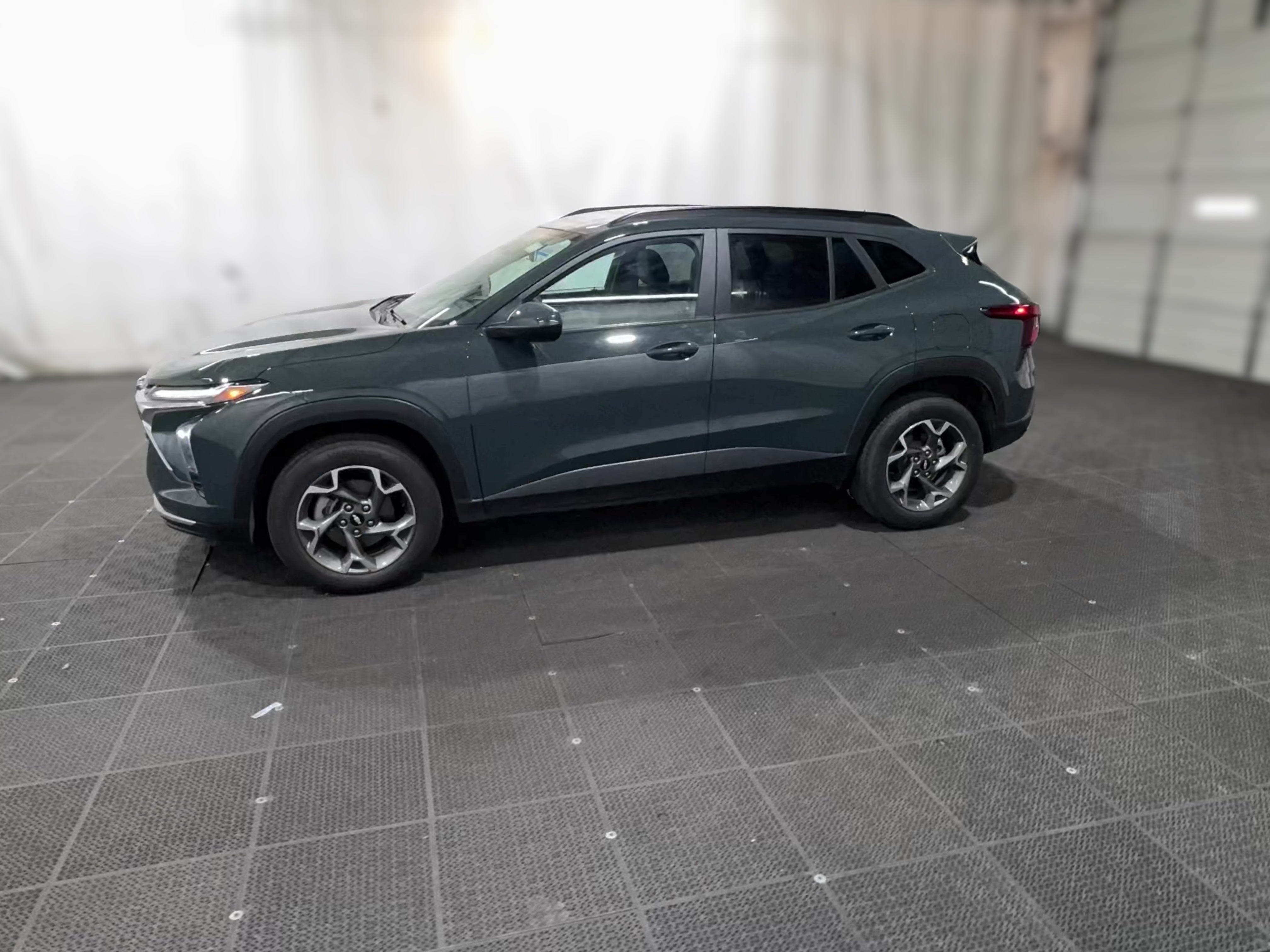 2025 Chevrolet Trax LT - Photo 24