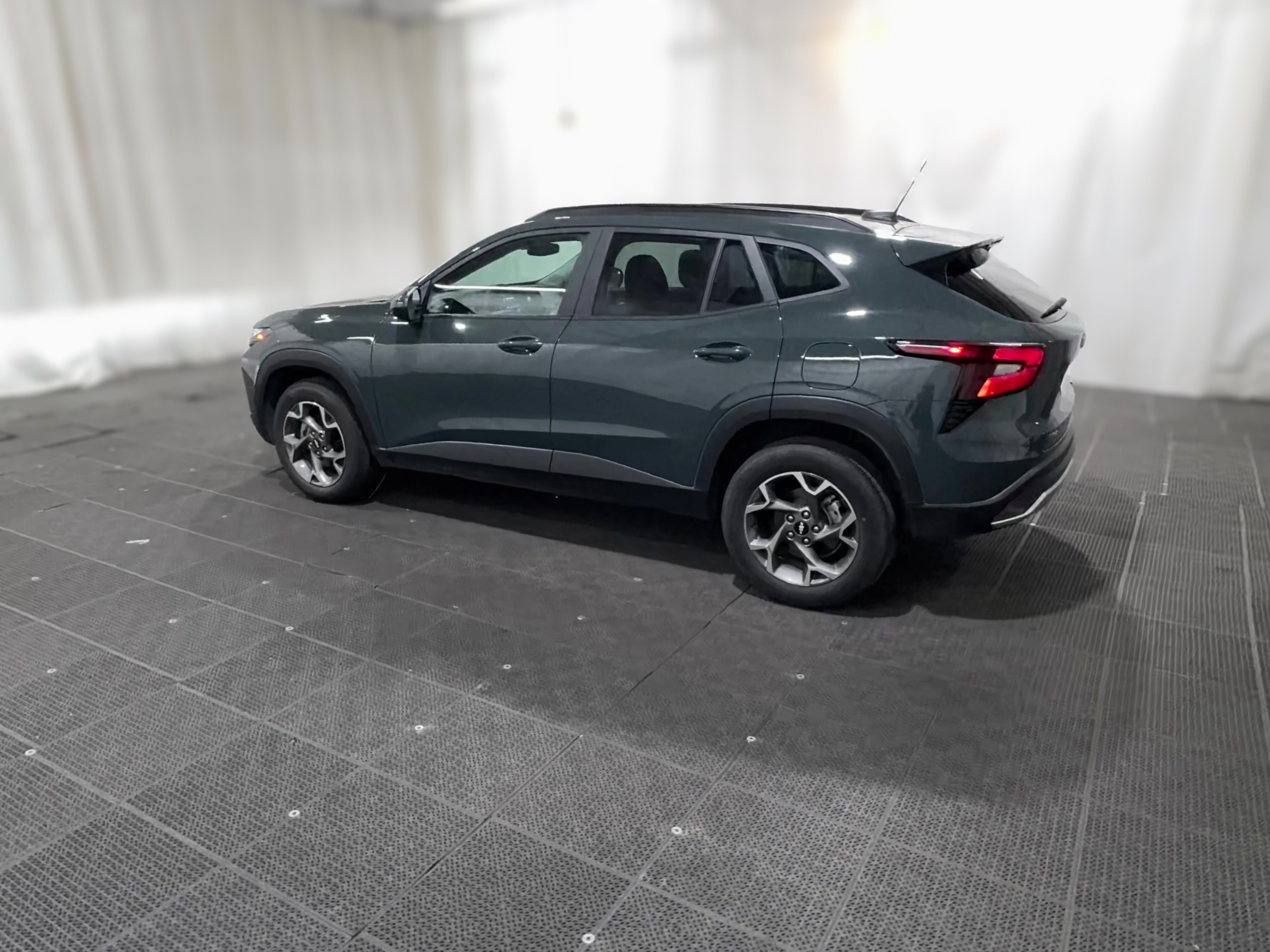 2025 Chevrolet Trax LT - Photo 26