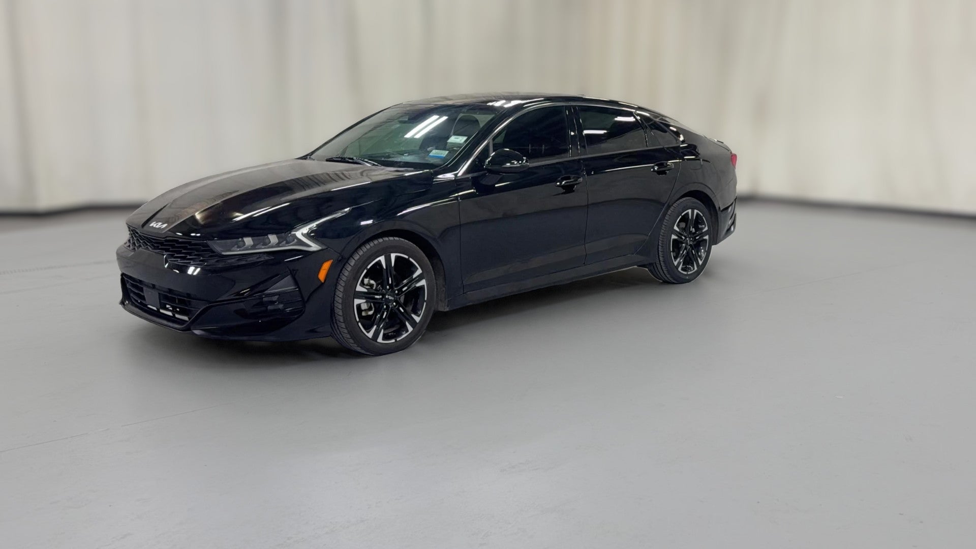 2022 Kia K5 vehicle photo
