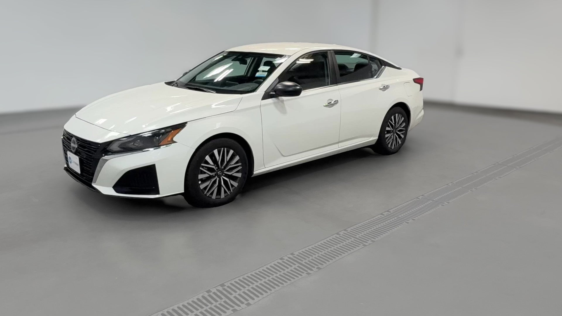 2025 Nissan Altima vehicle photo
