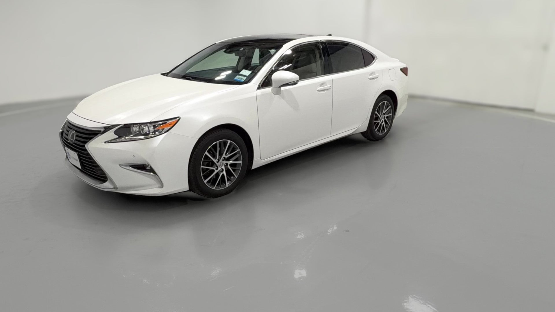 2017 Lexus ES vehicle photo