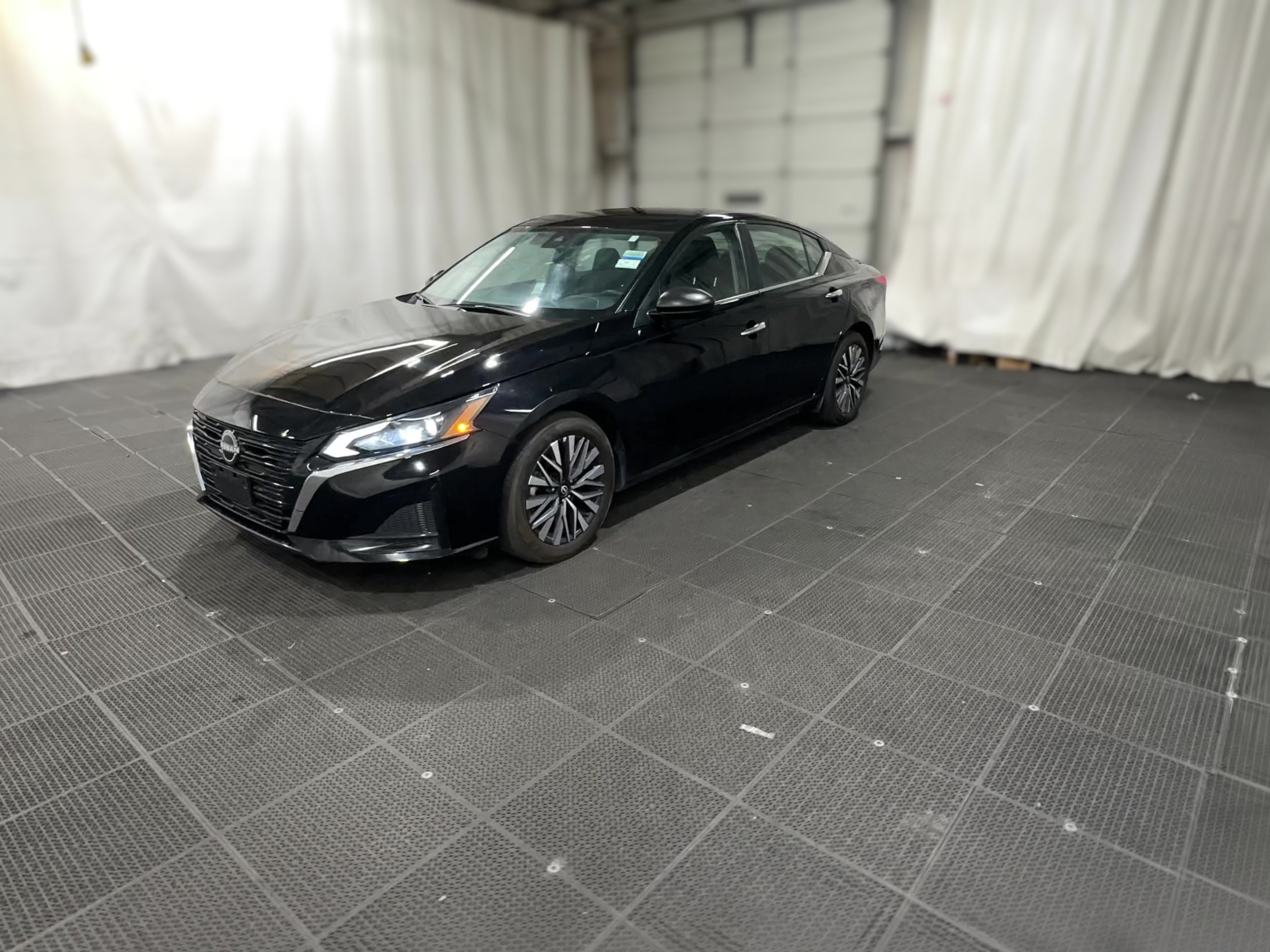 2025 Nissan Altima SV - Photo 19
