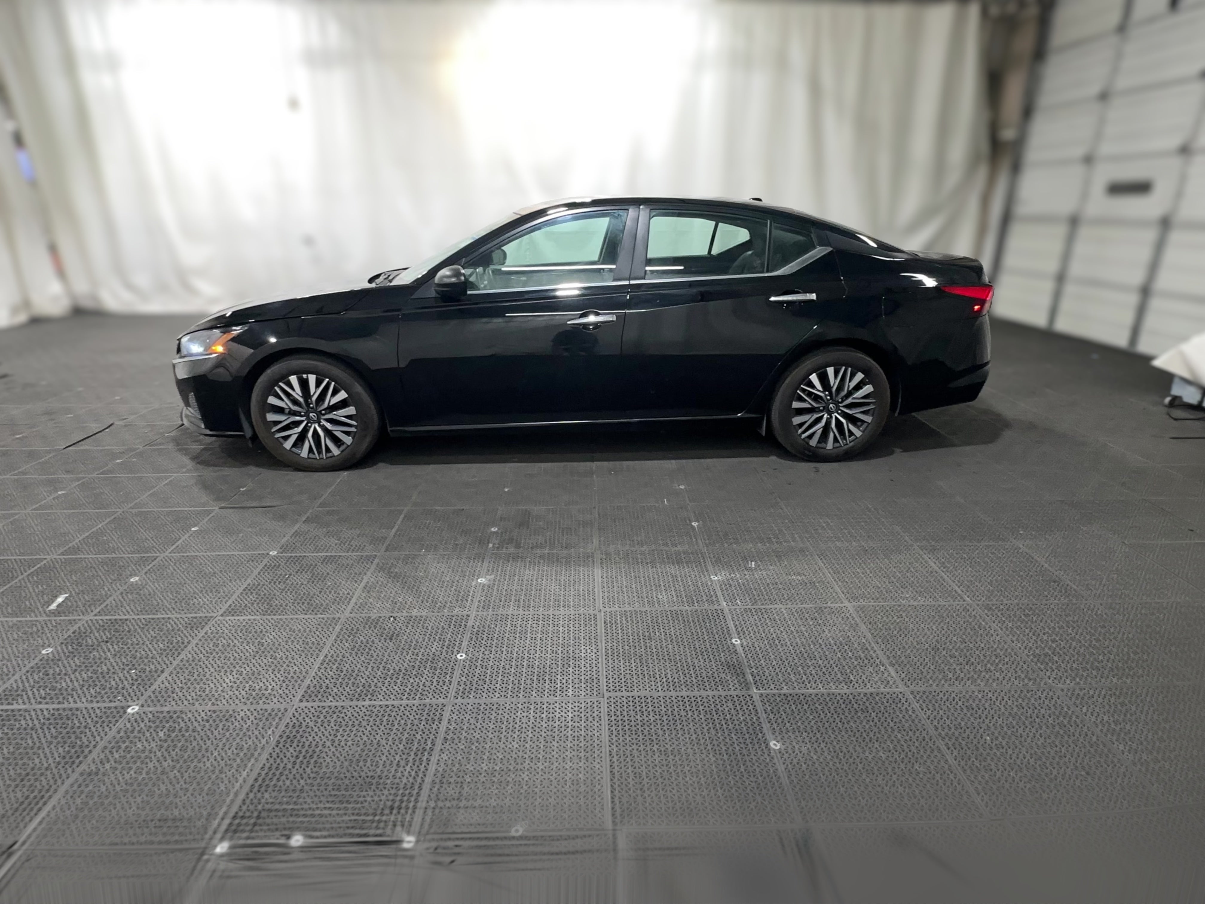 2025 Nissan Altima SV - Photo 21