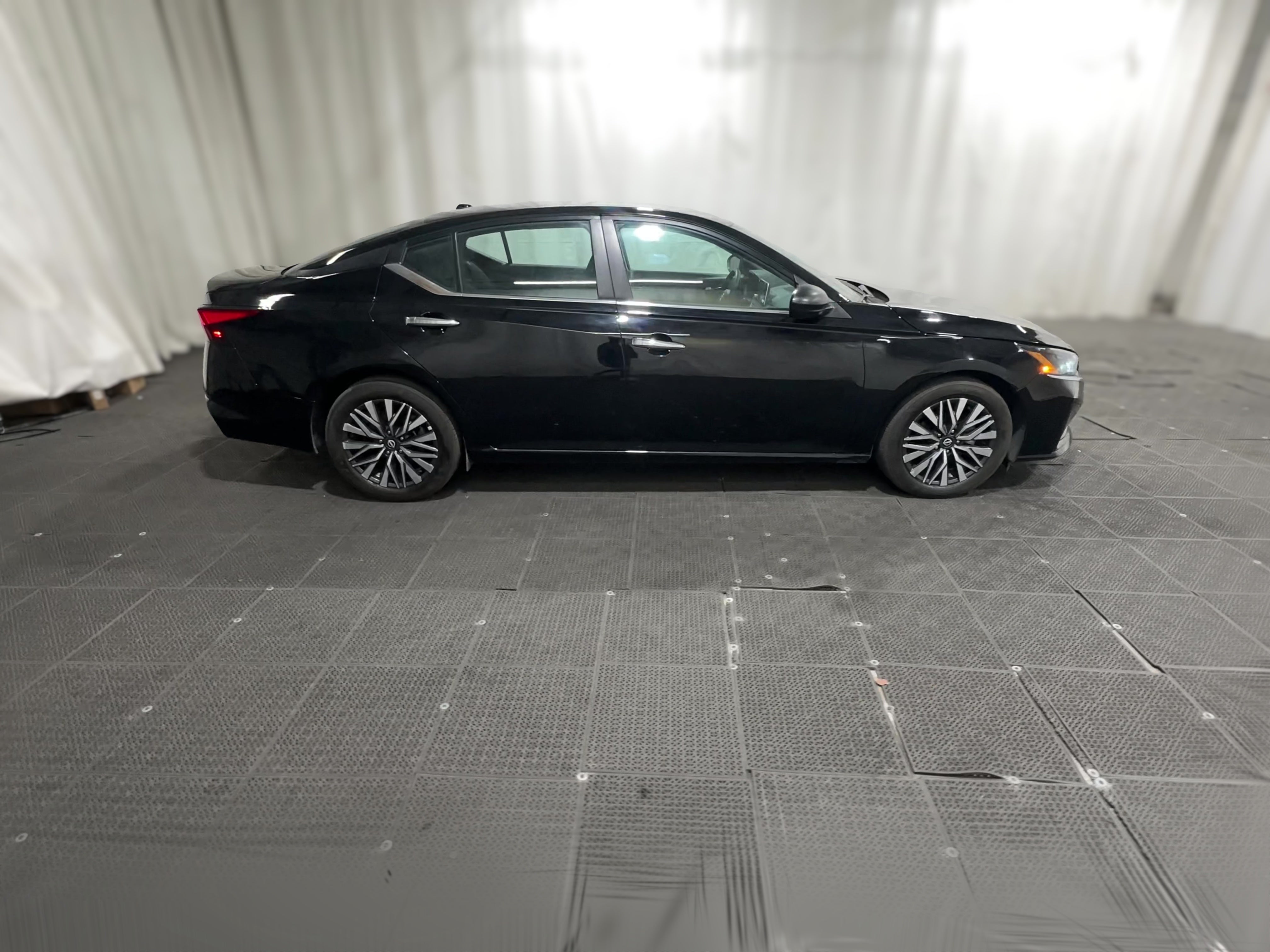 2025 Nissan Altima SV - Photo 29