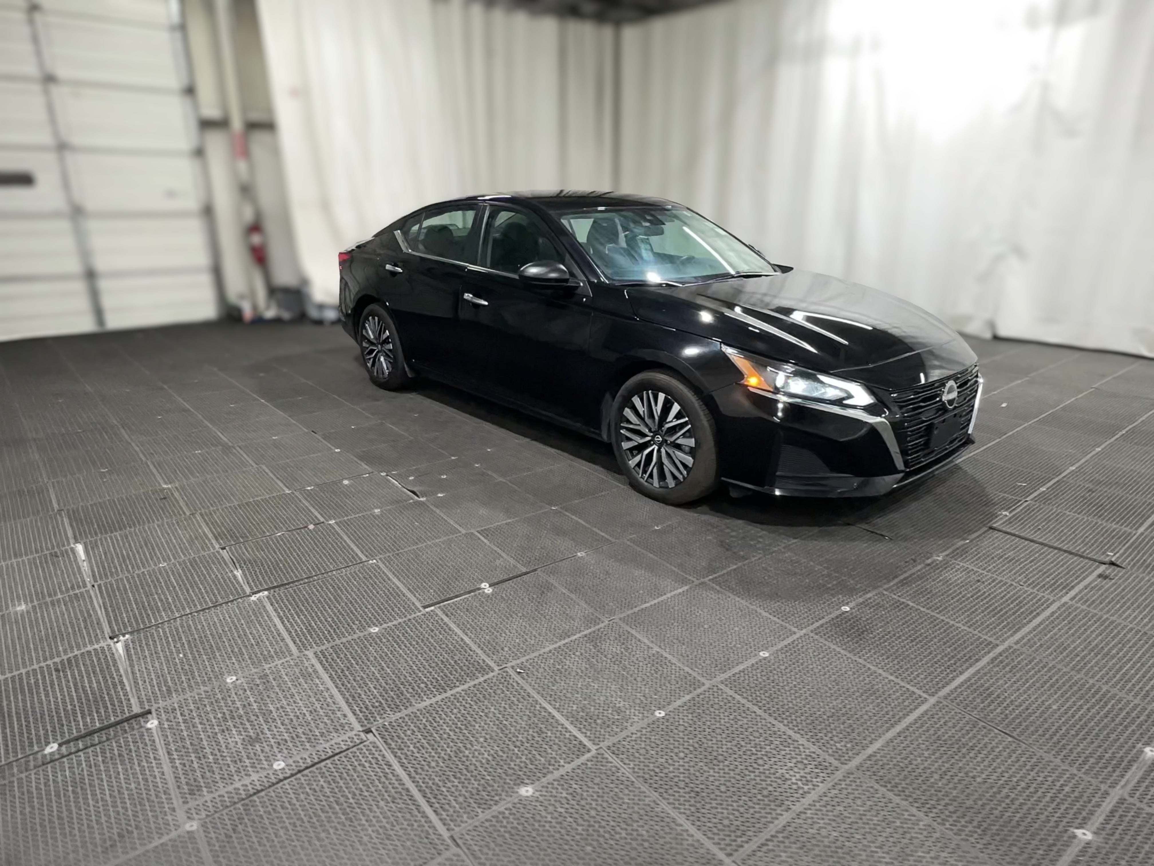 2025 Nissan Altima SV - Photo 31