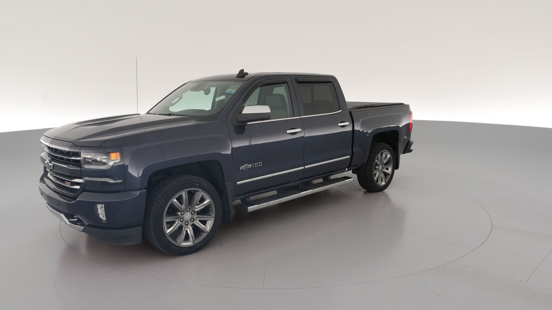 2018 Chevrolet Silverado 1500 Crew Cab vehicle photo