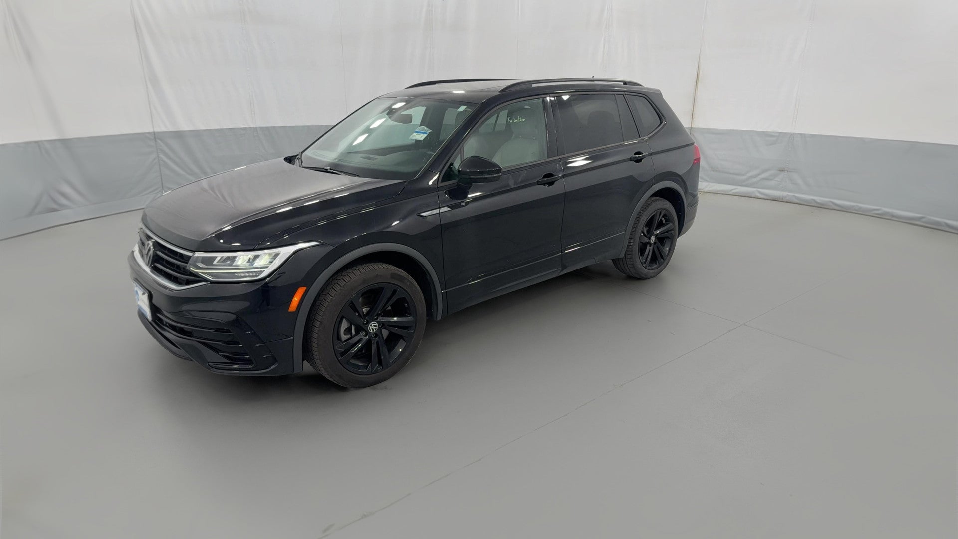 2024 Volkswagen Tiguan vehicle photo