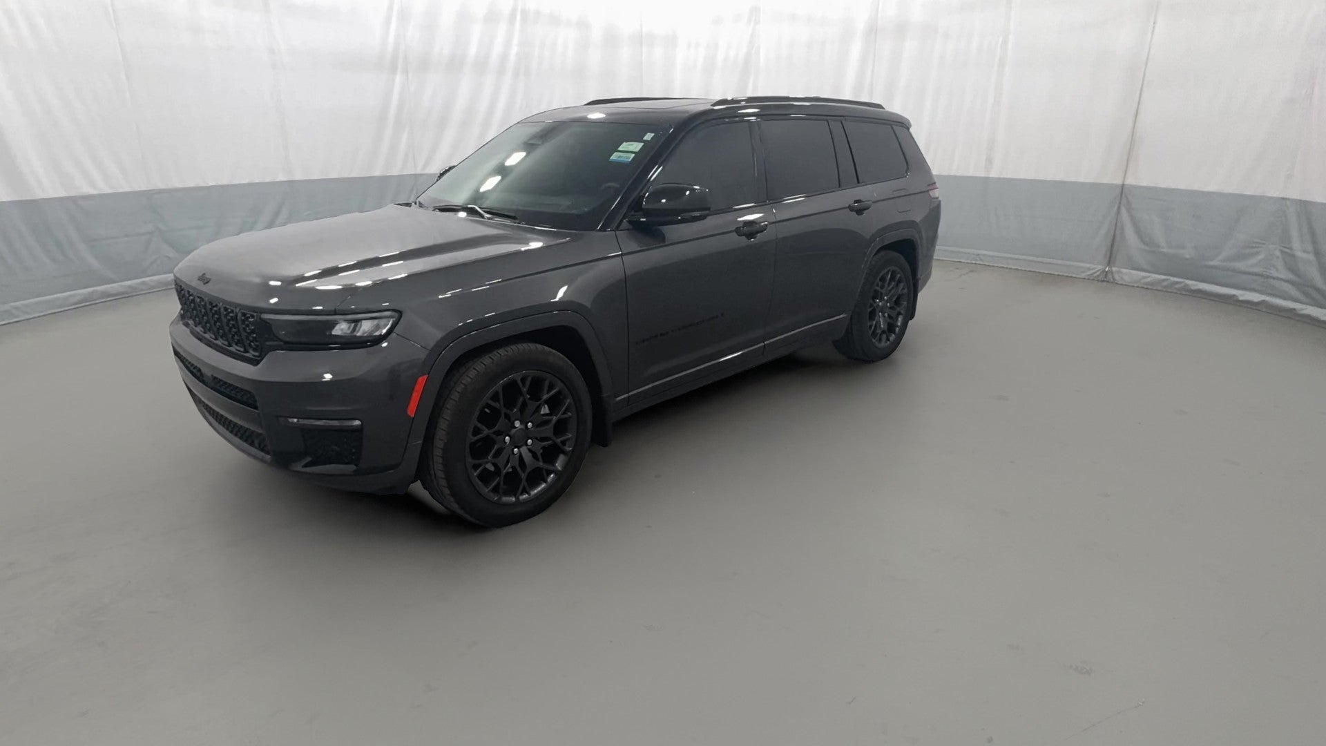 2025 Jeep Grand Cherokee L vehicle photo