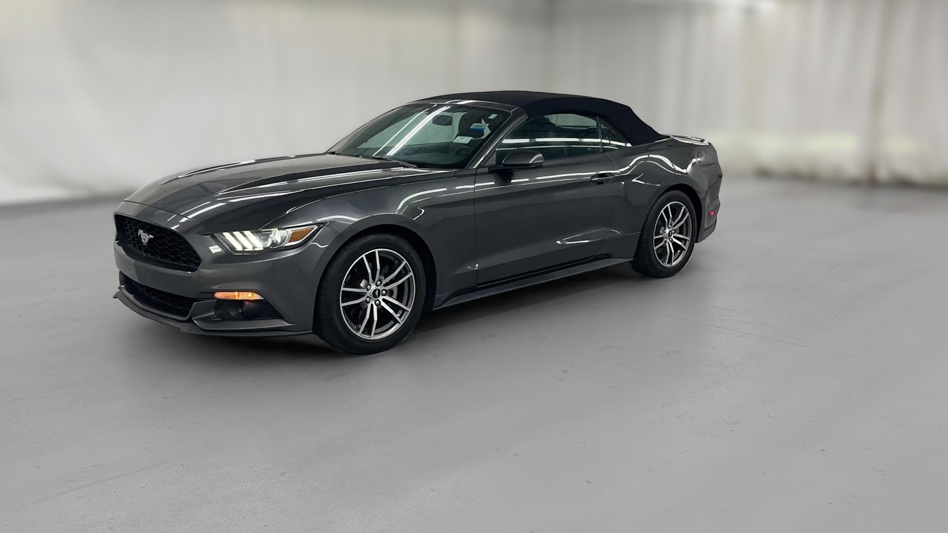 2016 Ford Mustang vehicle photo