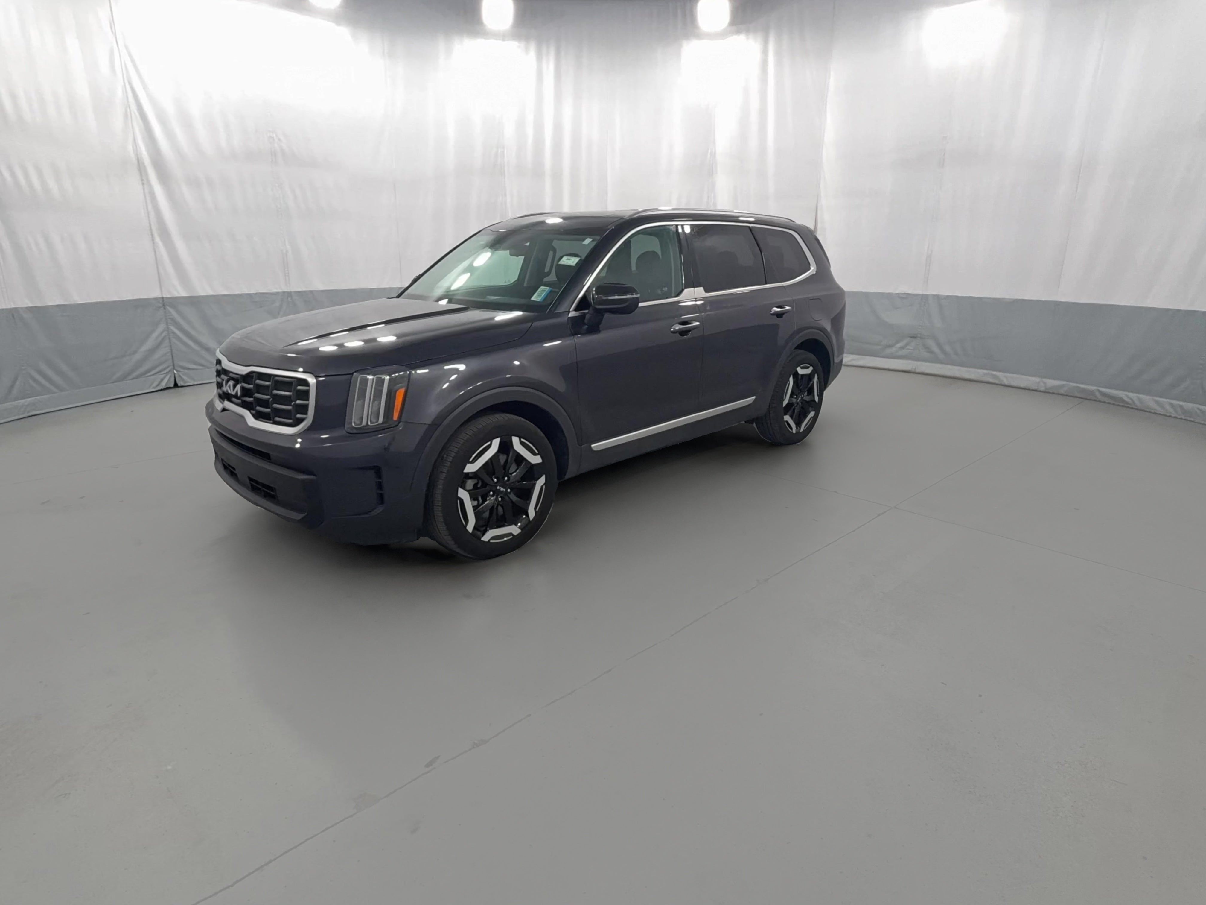 2025 Kia Telluride S - Photo 32