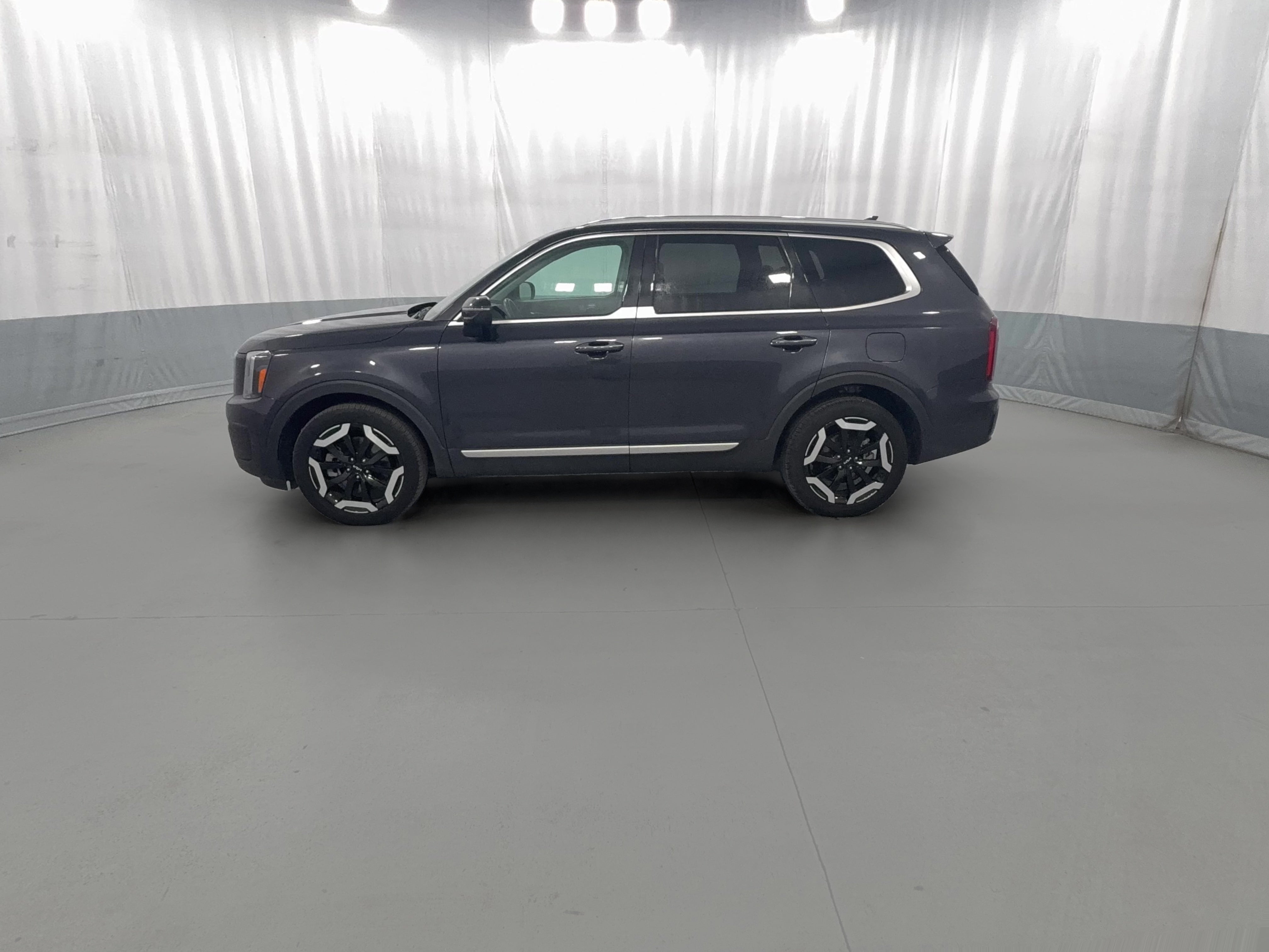 2025 Kia Telluride S - Photo 34