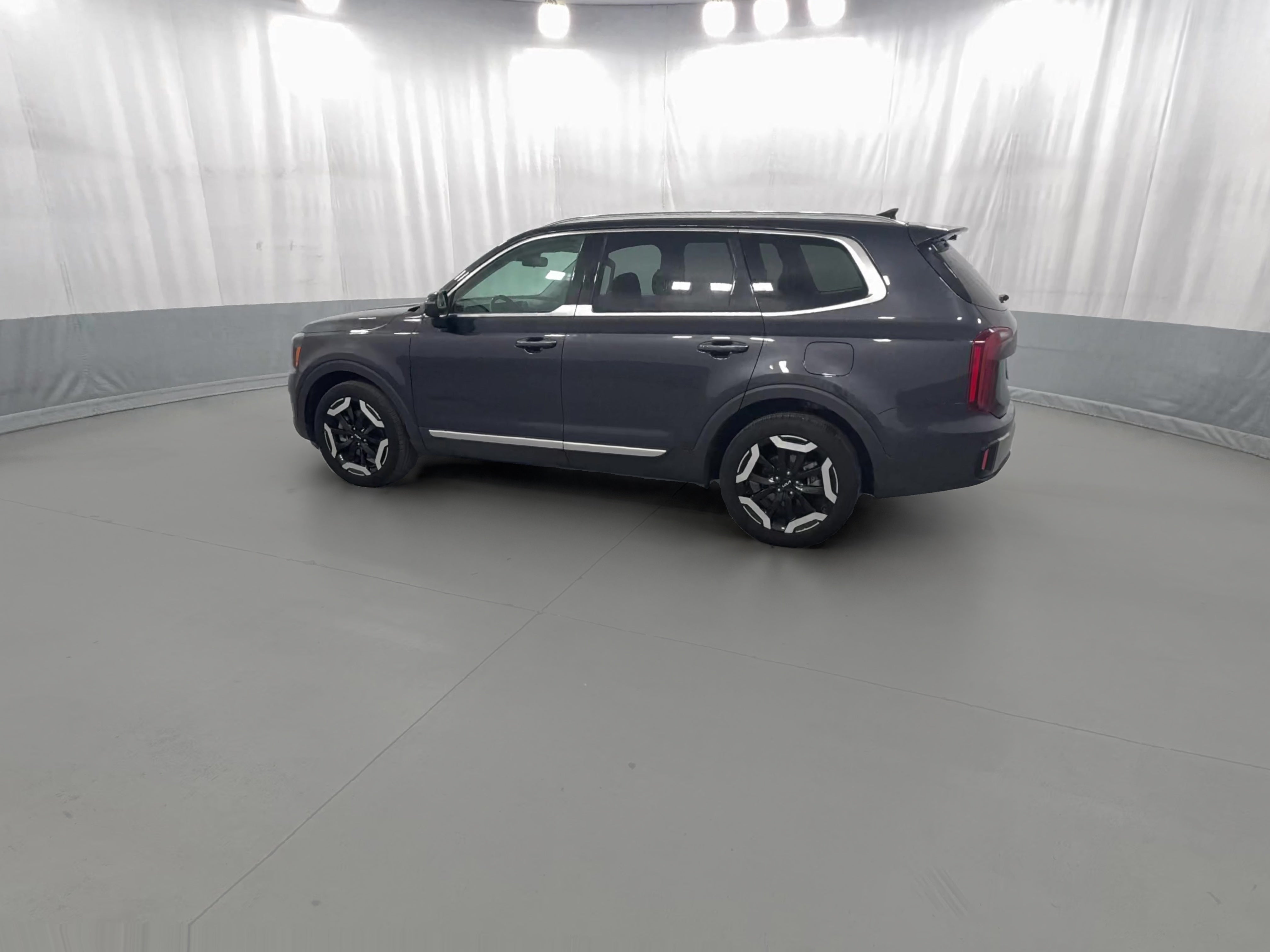 2025 Kia Telluride S - Photo 35