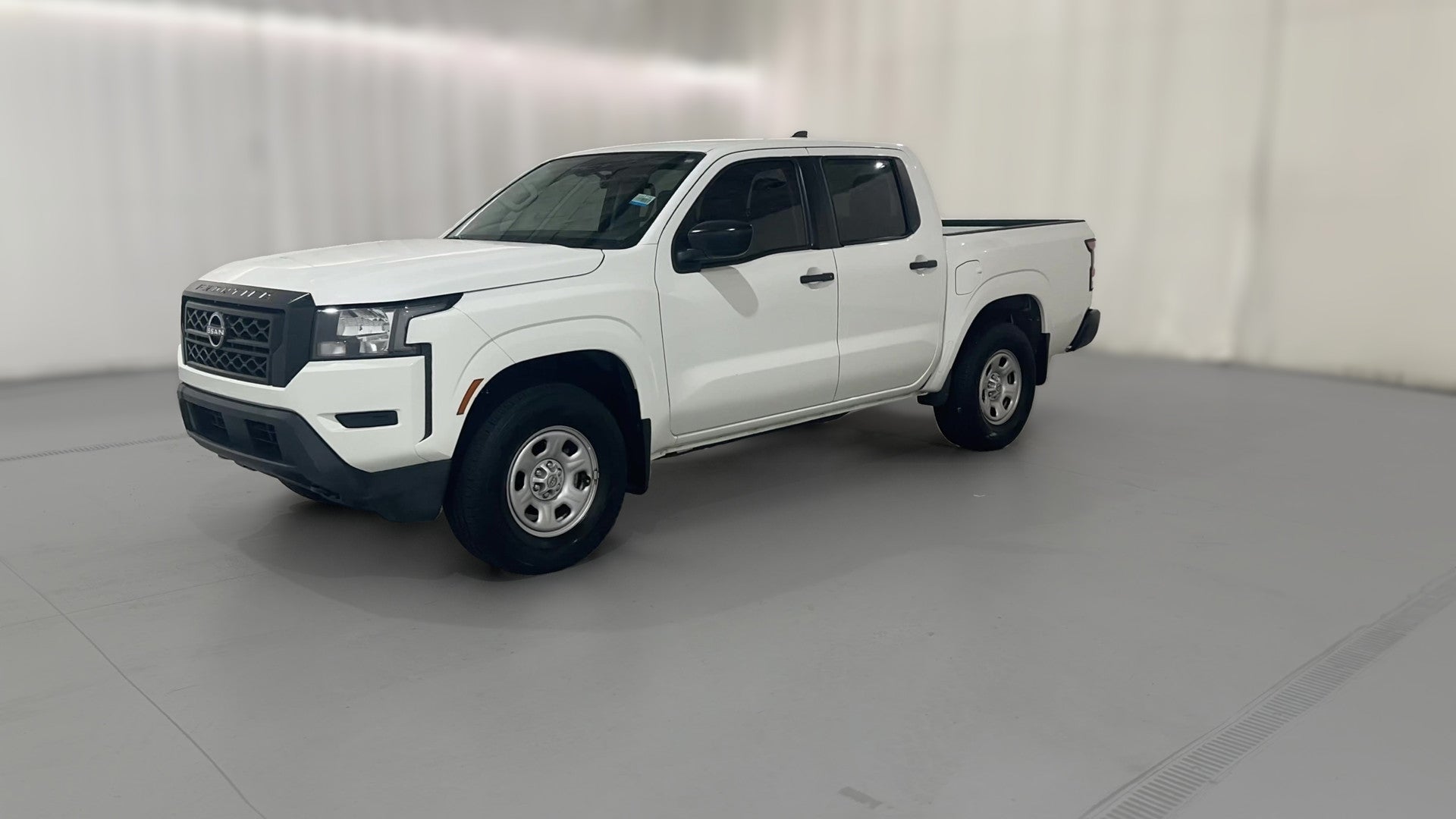 2022 Nissan Frontier Crew Cab vehicle photo